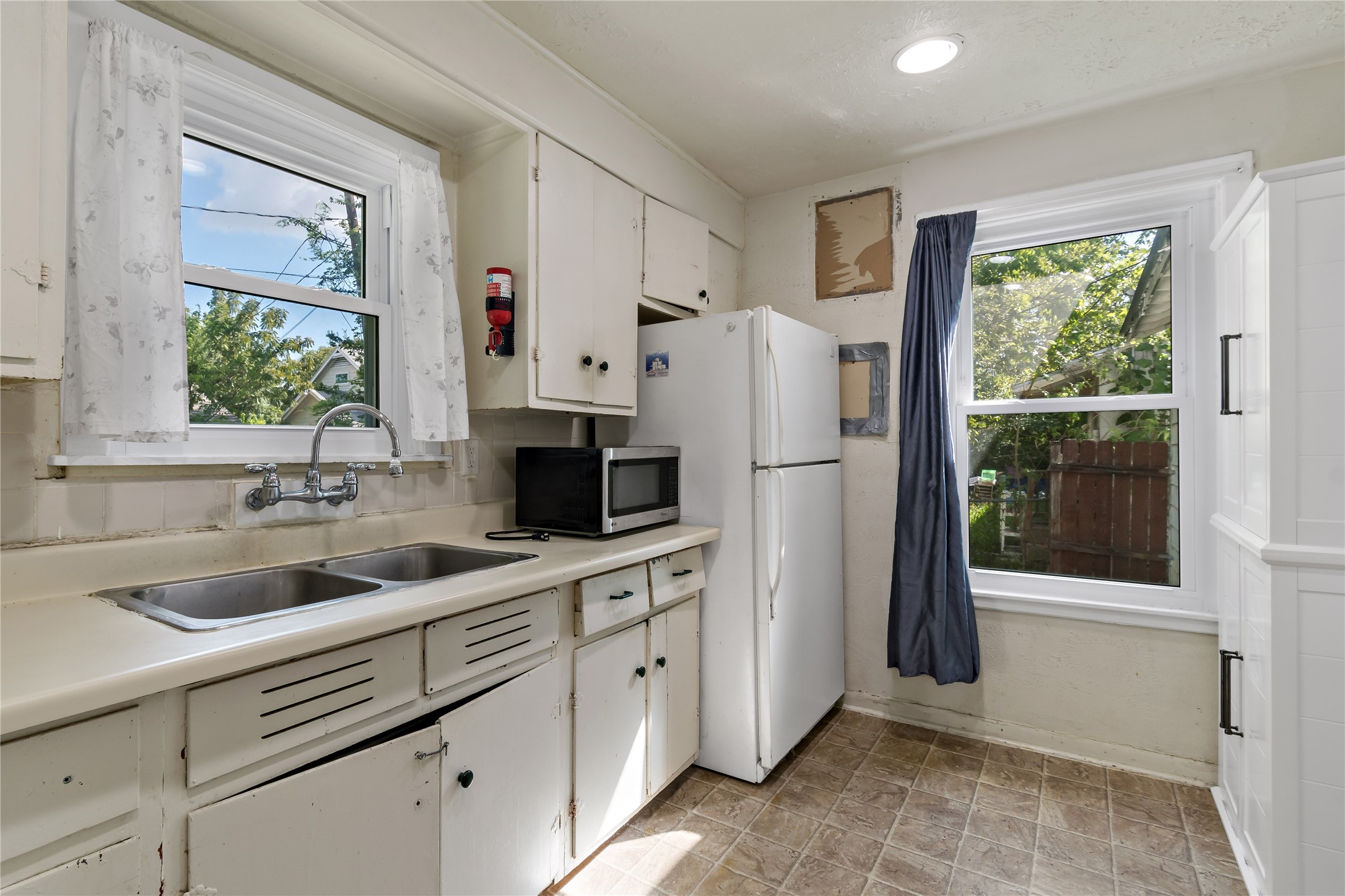 605 Maple Avenue Property Photo 4