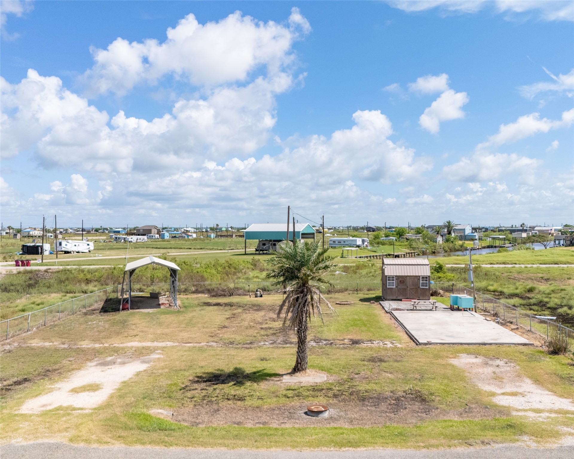 526 Blue Water Property Photo 1