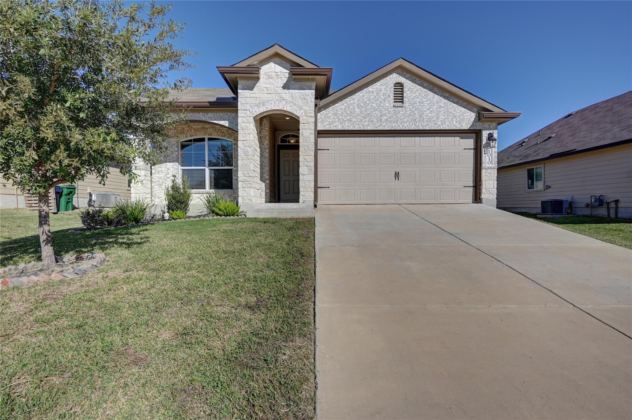 1010 Fannin Street, Brenham TX 77833 Property Photo 1