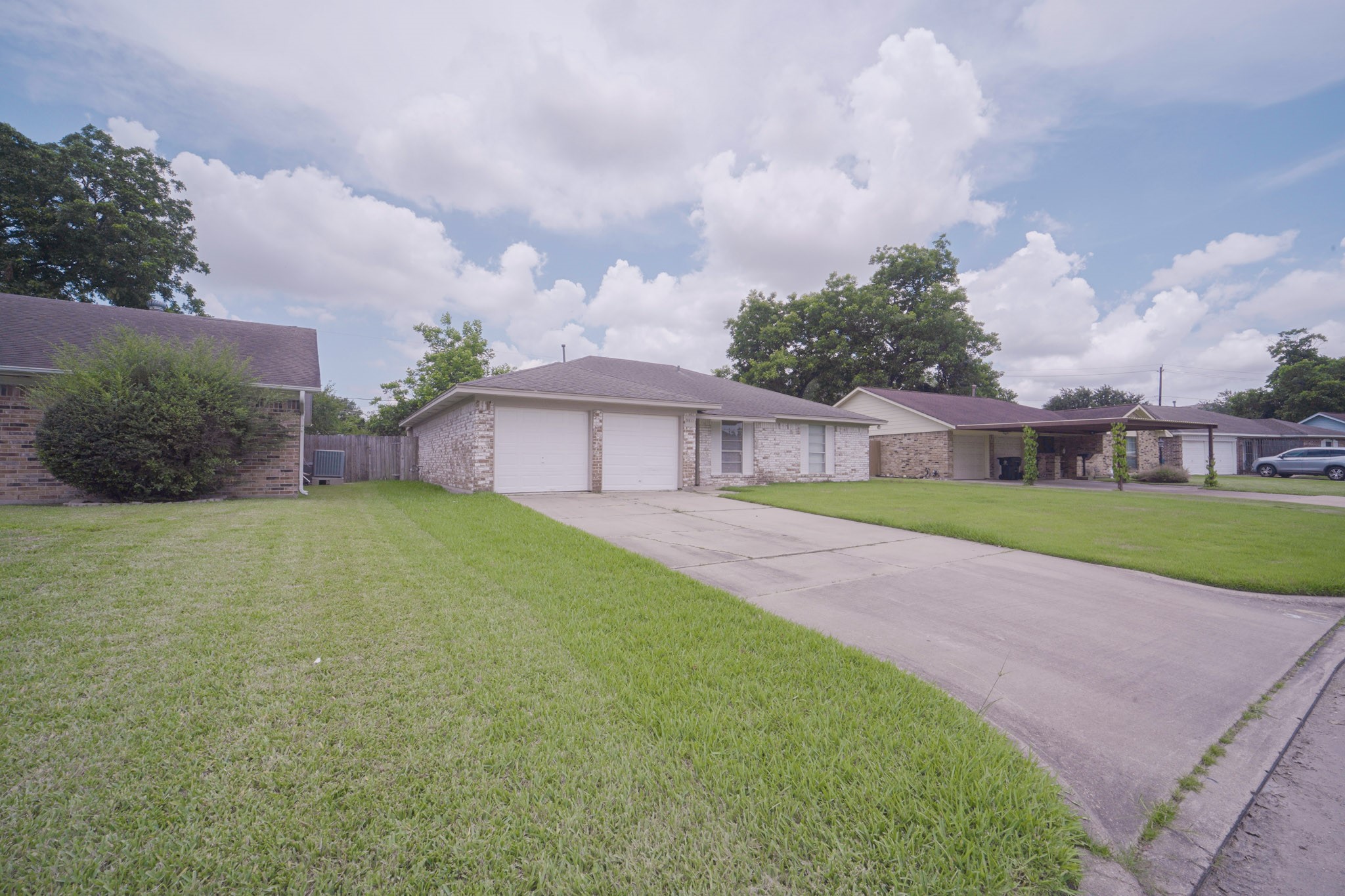 9811 Mango Street Property Photo 2