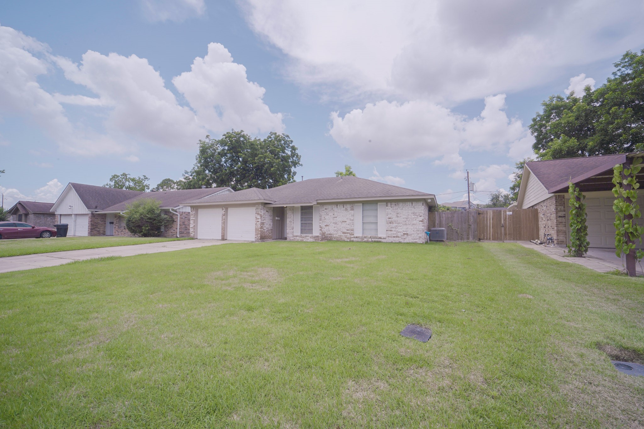 9811 Mango Street Property Photo 3