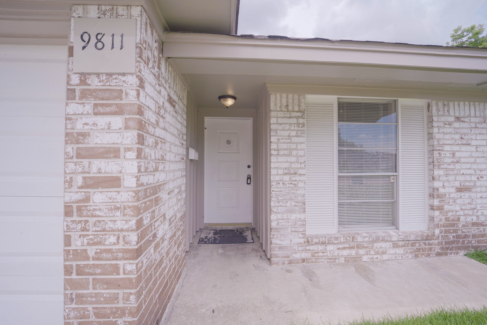 9811 Mango Street Property Photo 4