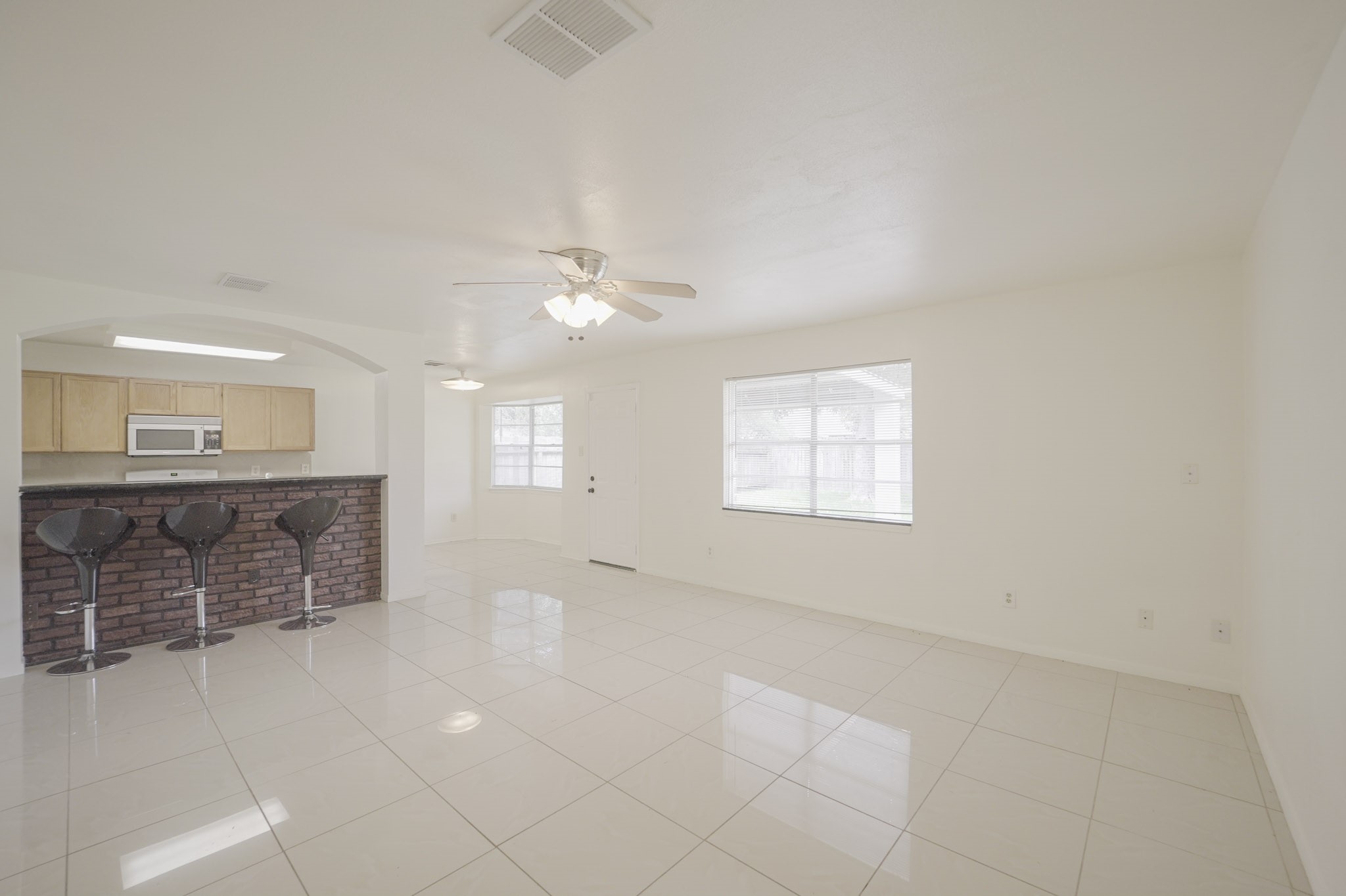 9811 Mango Street Property Photo 8