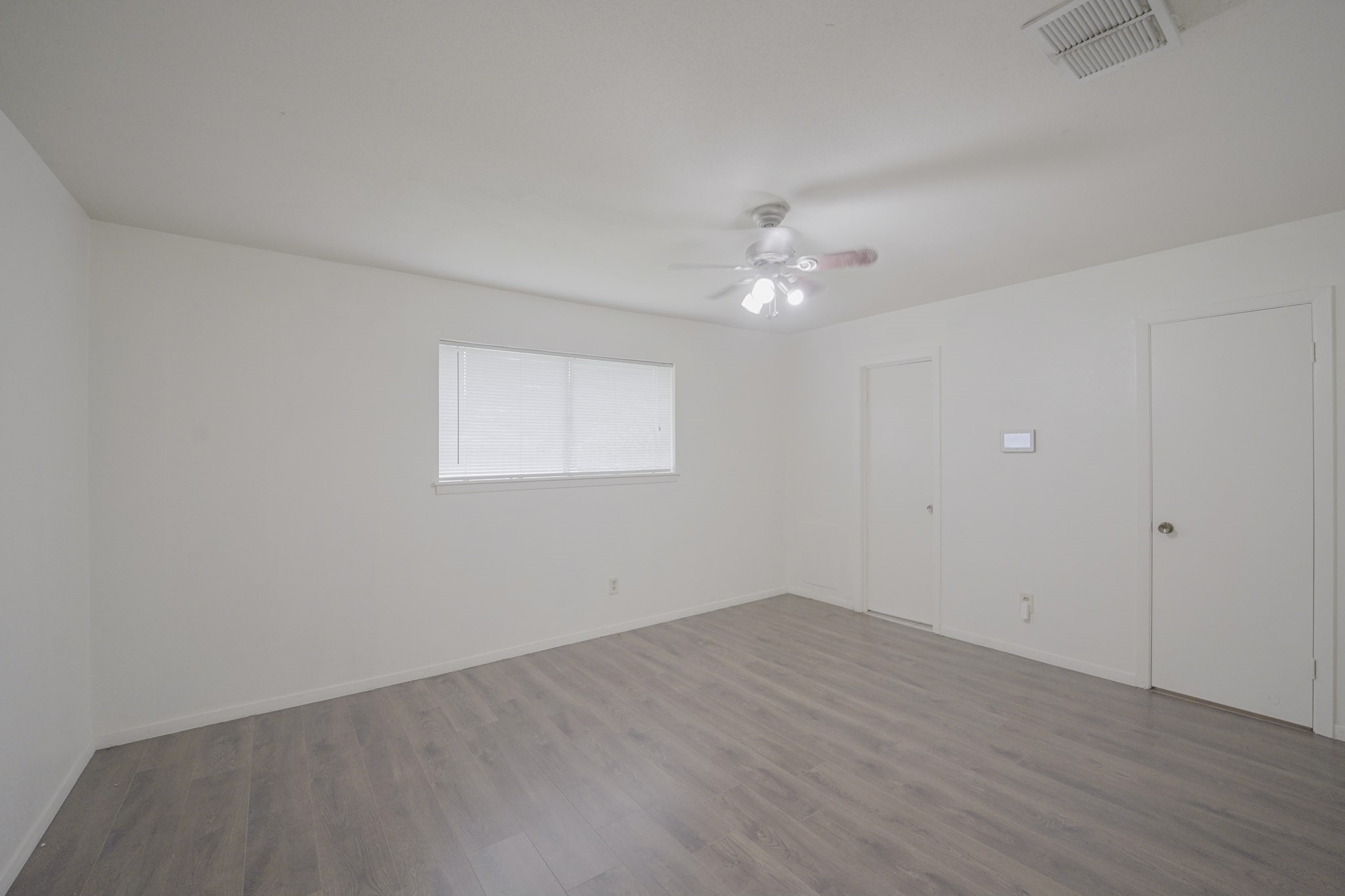 9811 Mango Street Property Photo 16