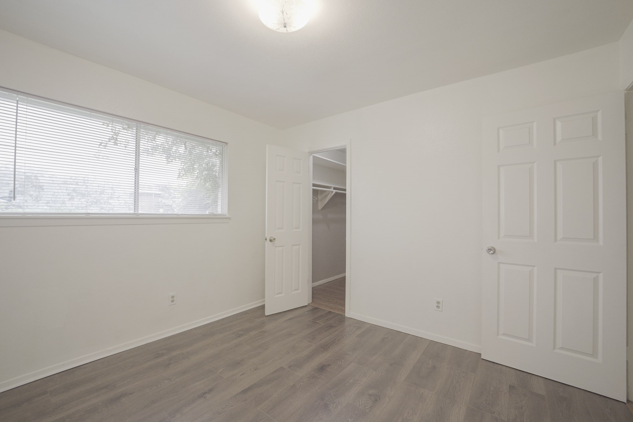 9811 Mango Street Property Photo 22