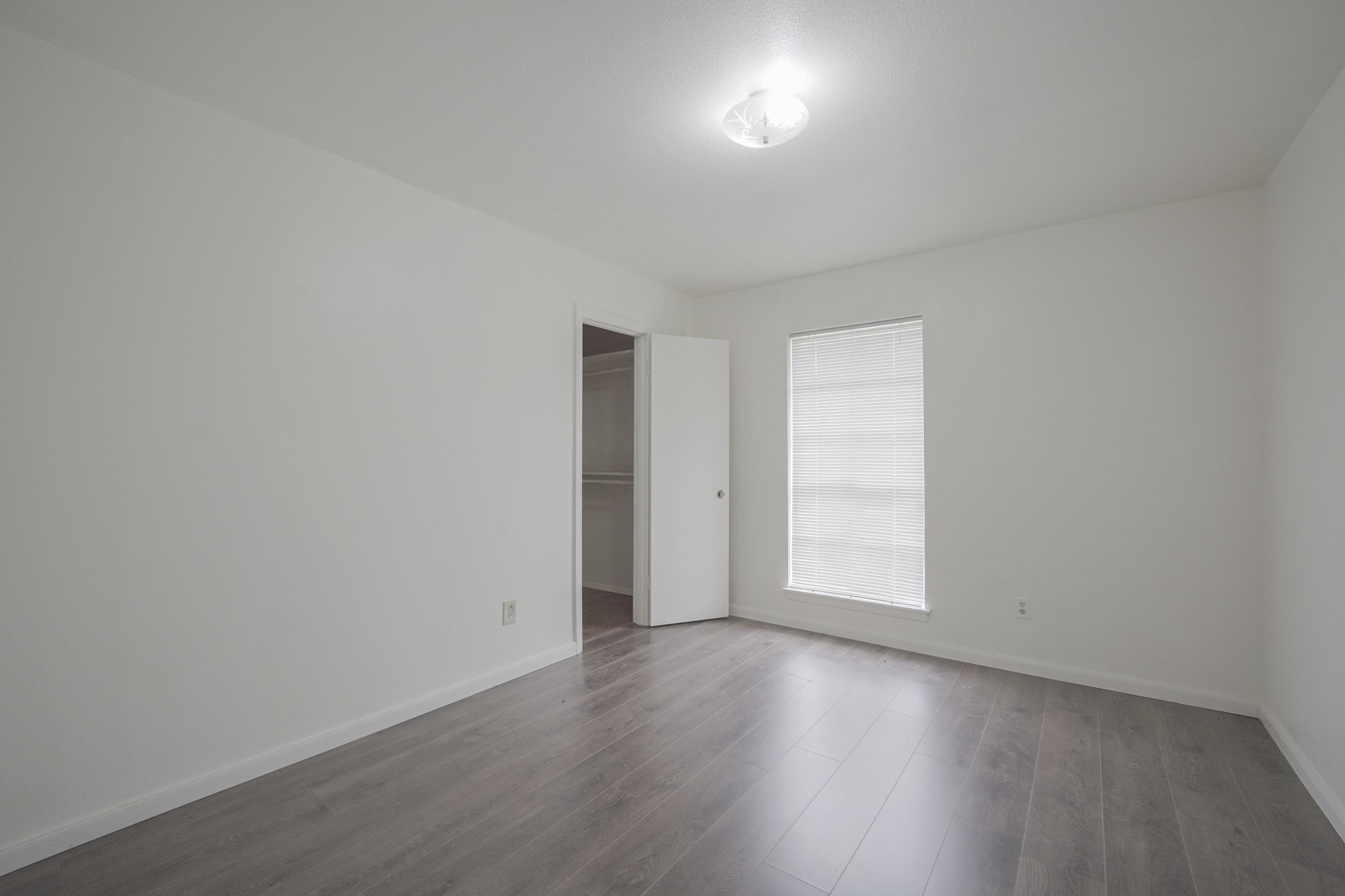 9811 Mango Street Property Photo 24