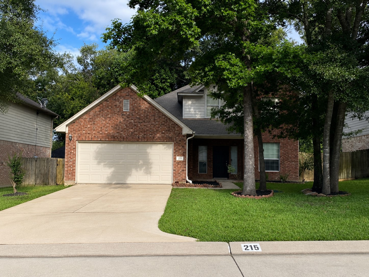 215 Doncaster Street Property Photo