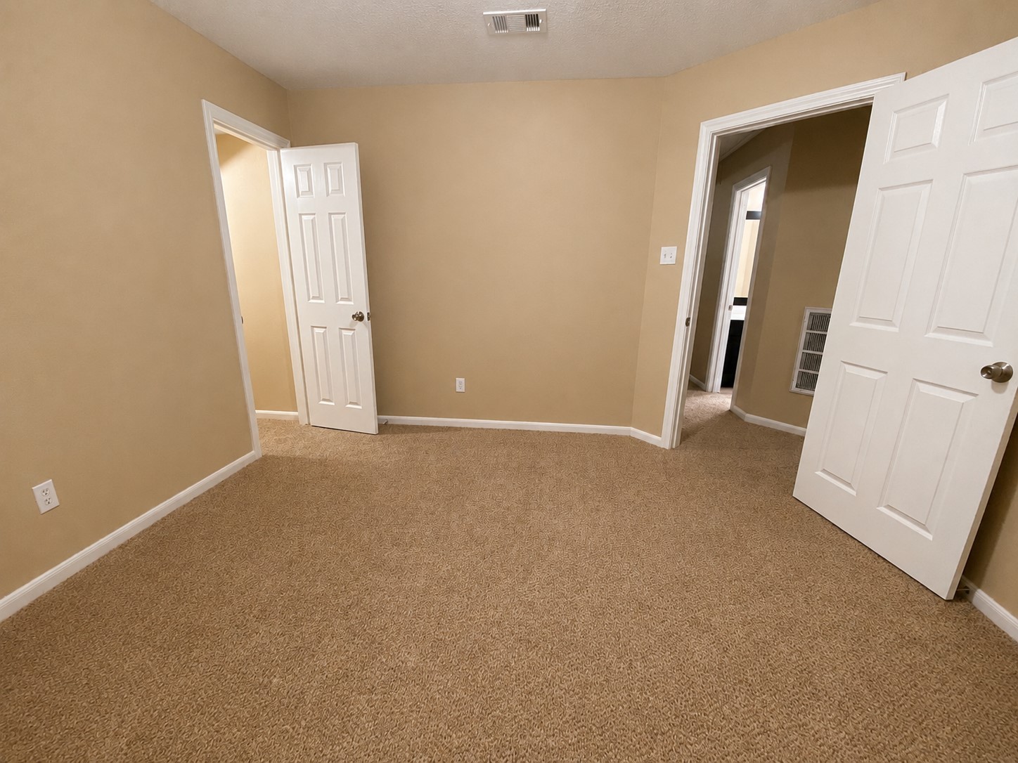 215 Doncaster Street Property Photo 33