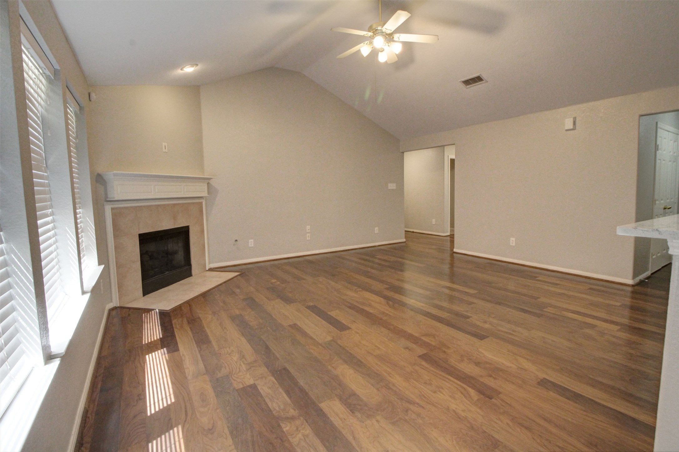 123 W Drifting Shadows Circle Property Photo 4