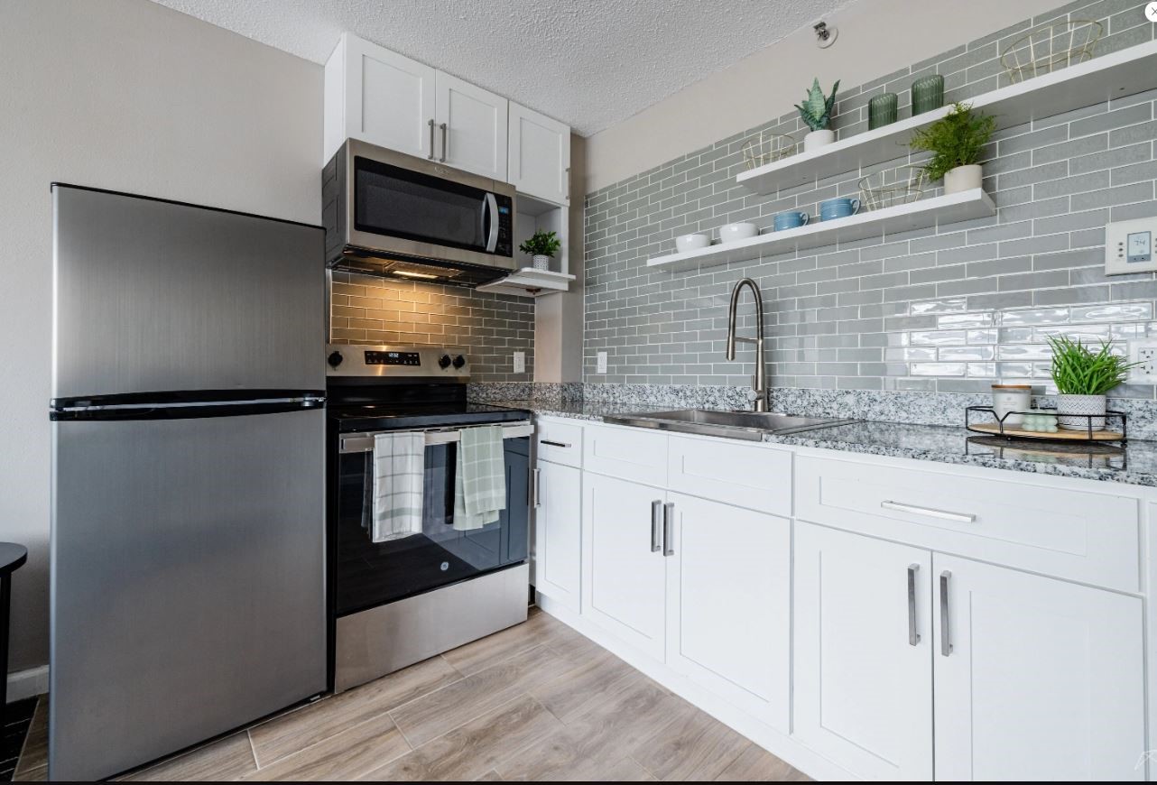 14703 Park Row Property Photo 3