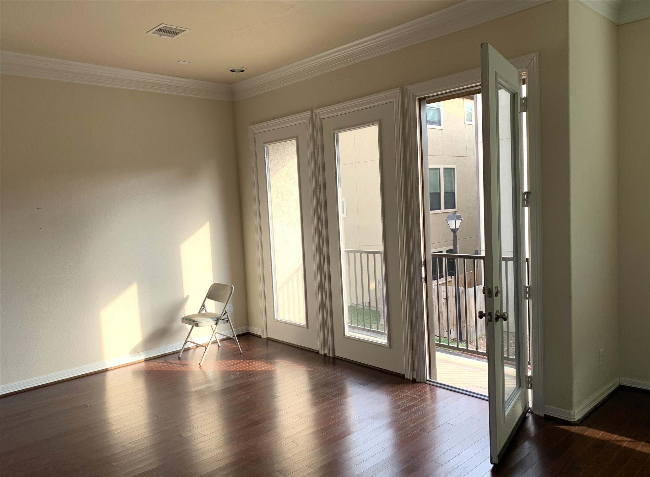 3021 Kisling Street Property Photo 5