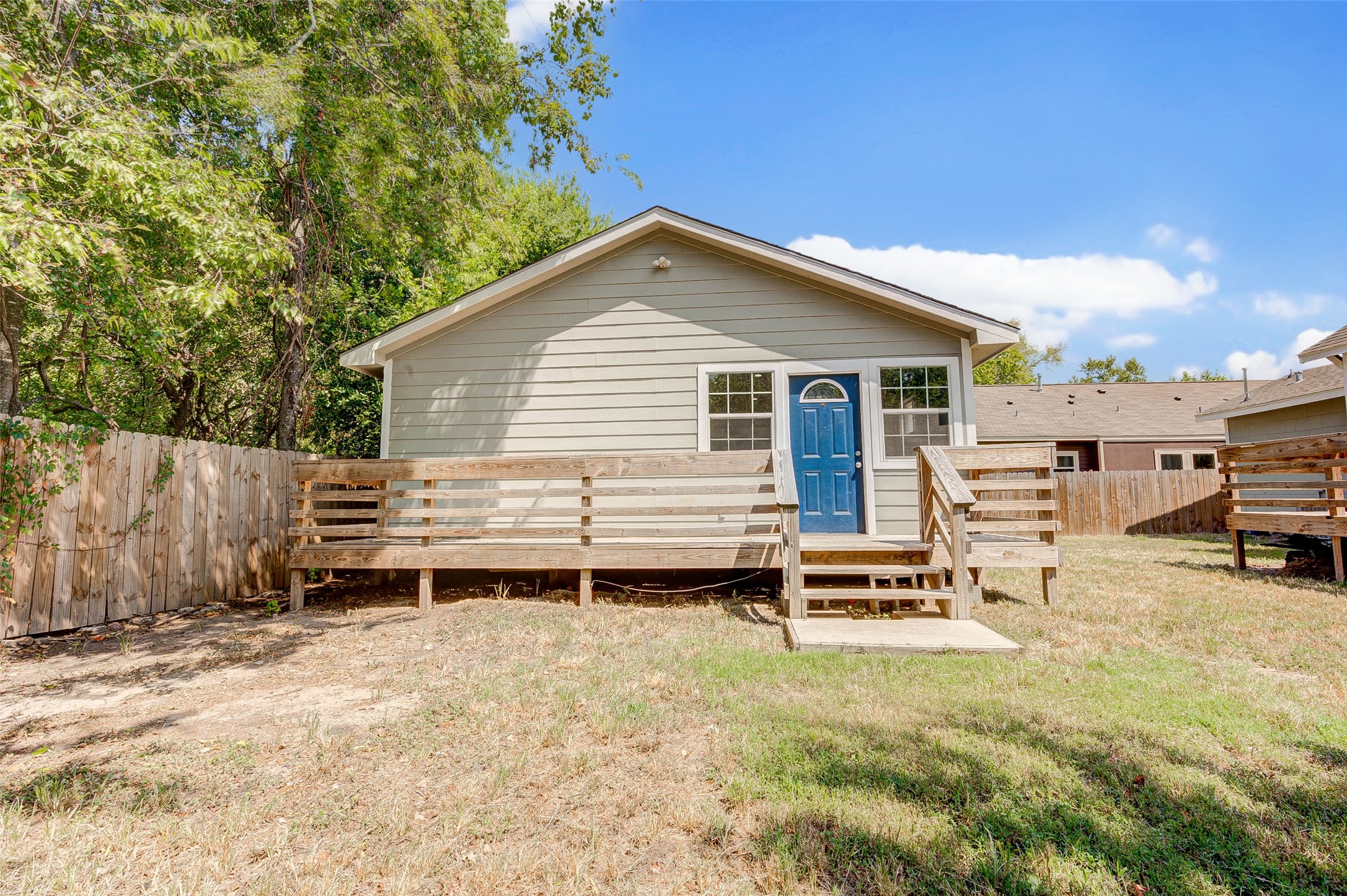8709 Knox Street Property Photo 10
