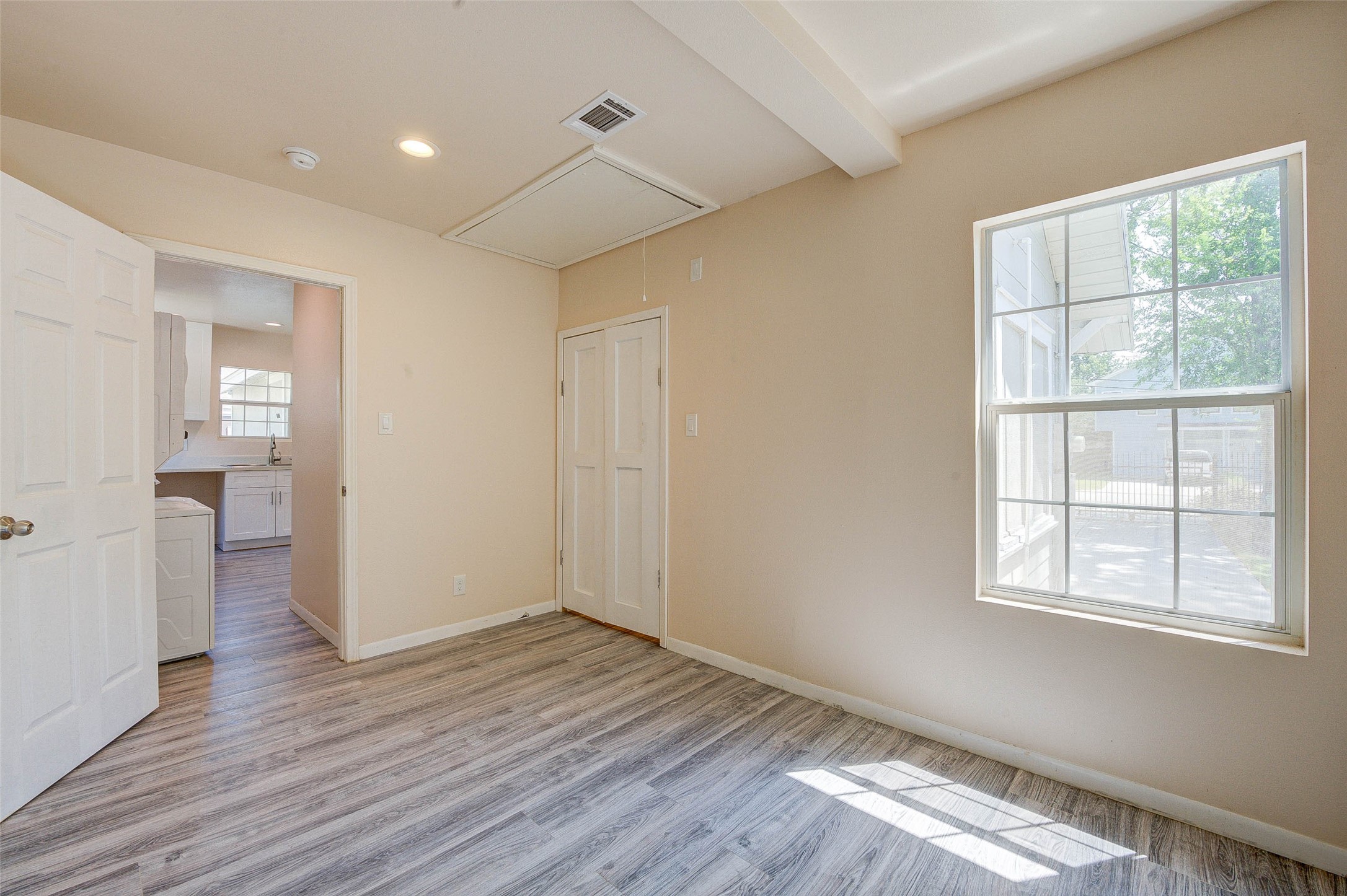 8709 Knox Street Property Photo 31