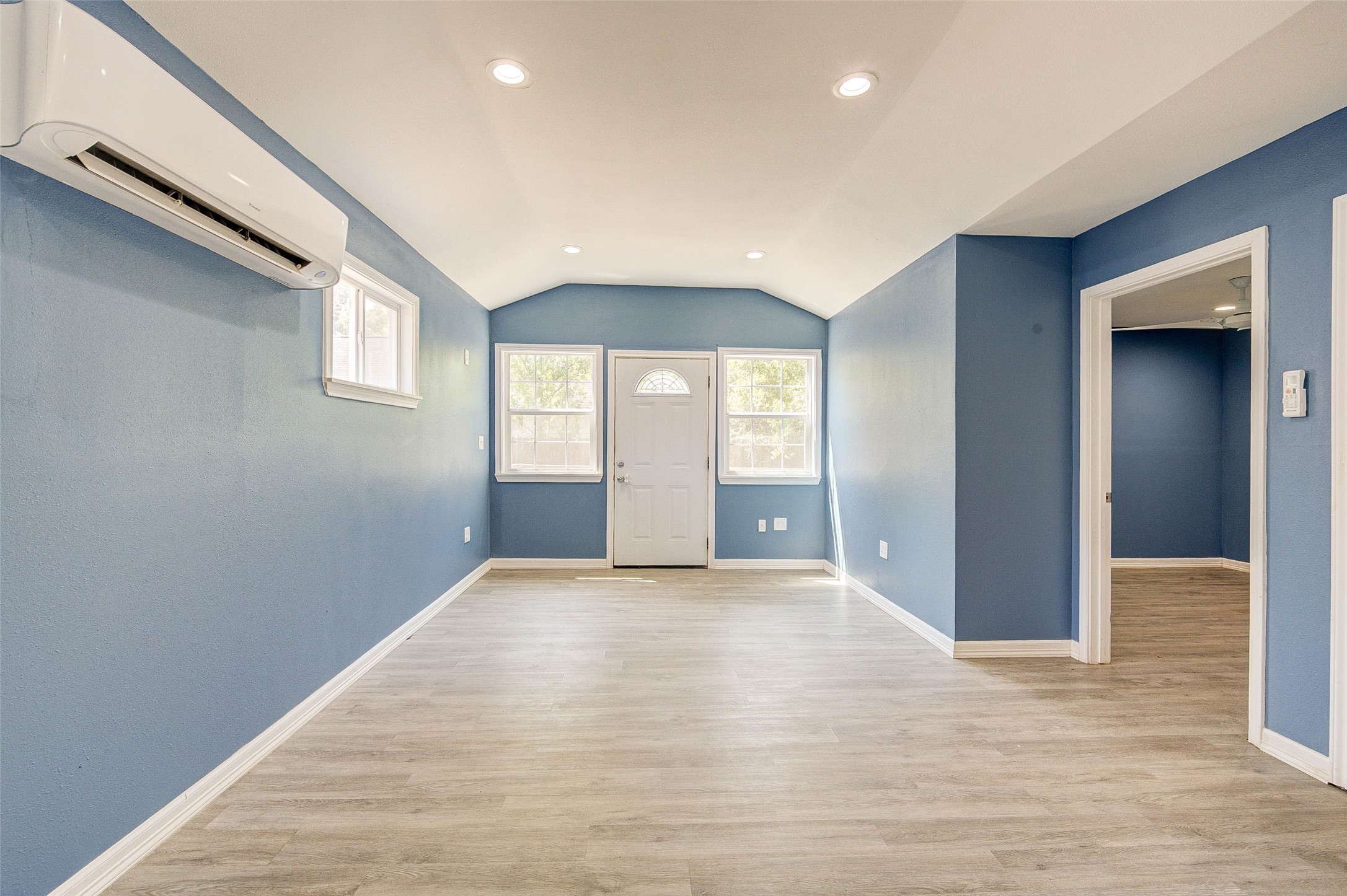 8709 Knox Street Property Photo 35
