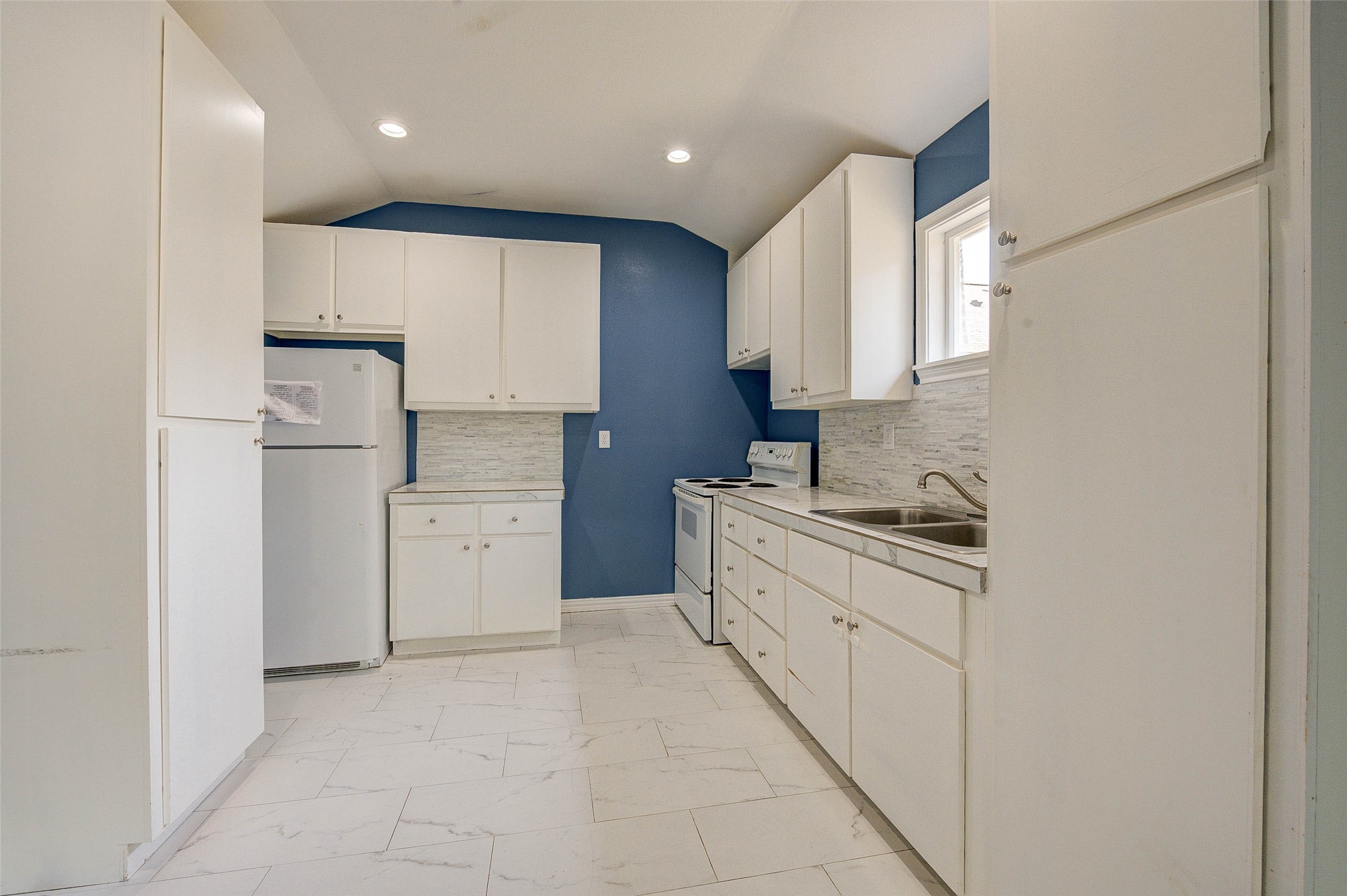 8709 Knox Street Property Photo 37