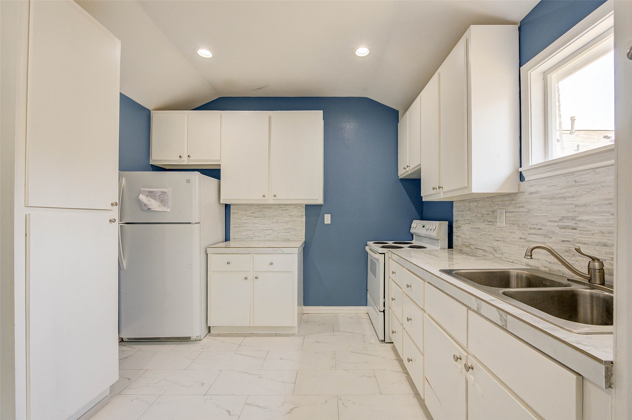 8709 Knox Street Property Photo 38