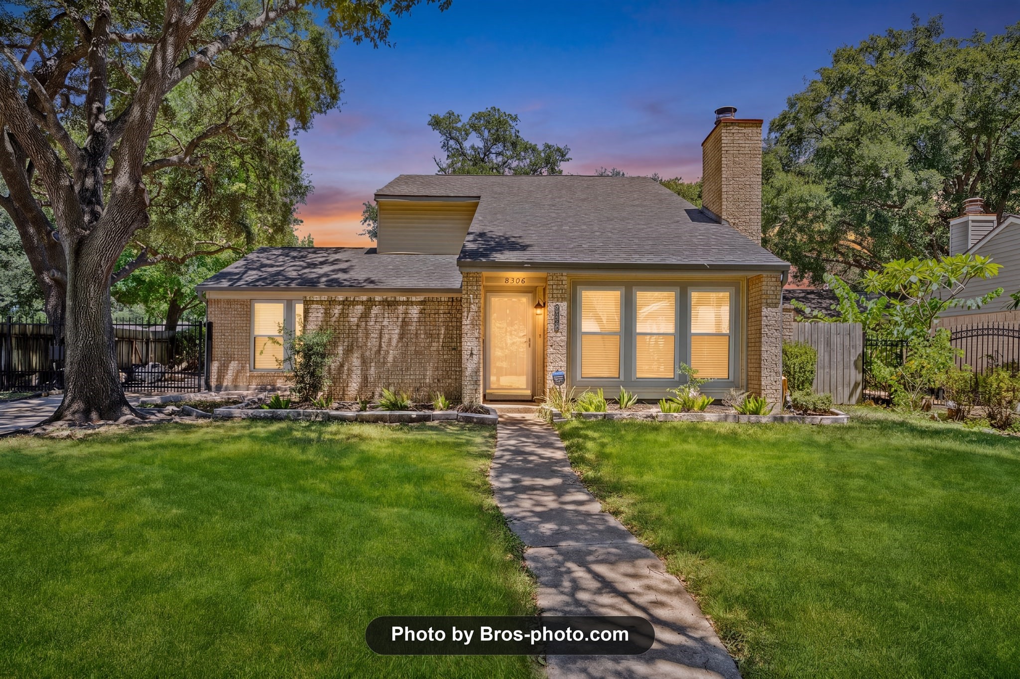 8306 Pine Falls Drive Property Photo 1