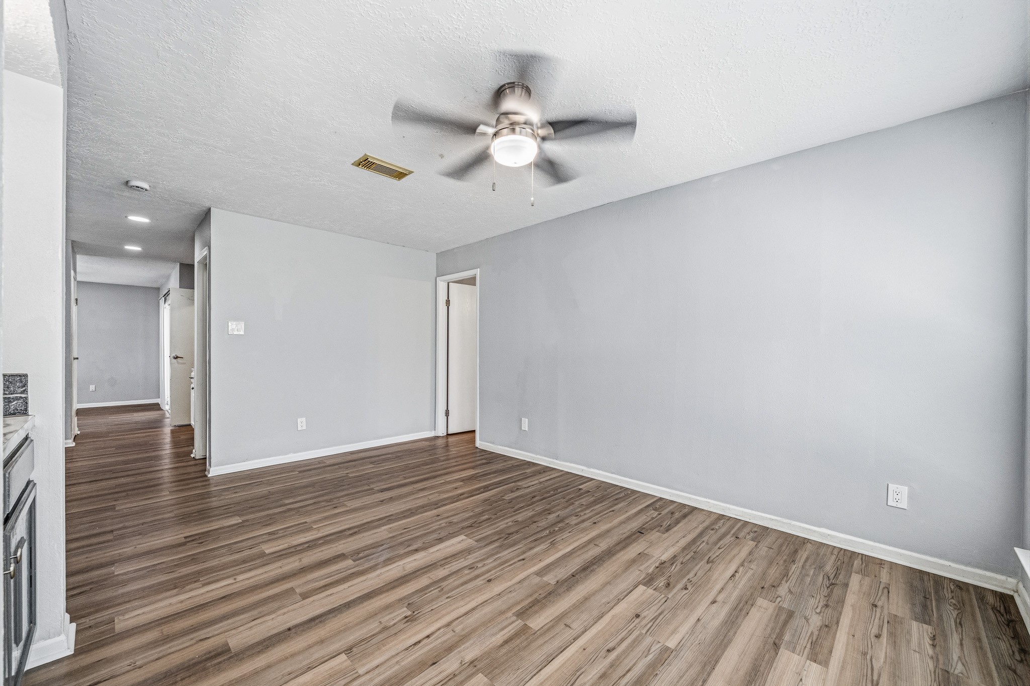 8306 Pine Falls Drive Property Photo 9