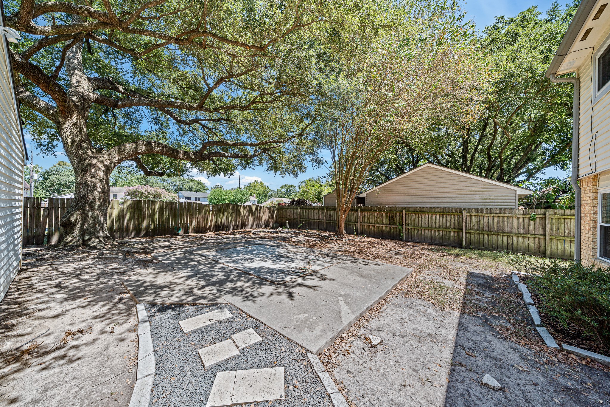 8306 Pine Falls Drive Property Photo 38