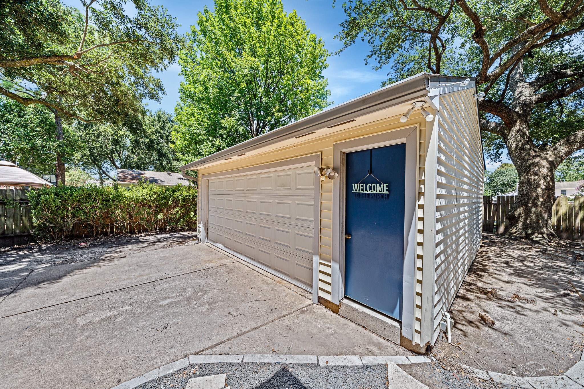 8306 Pine Falls Drive Property Photo 39