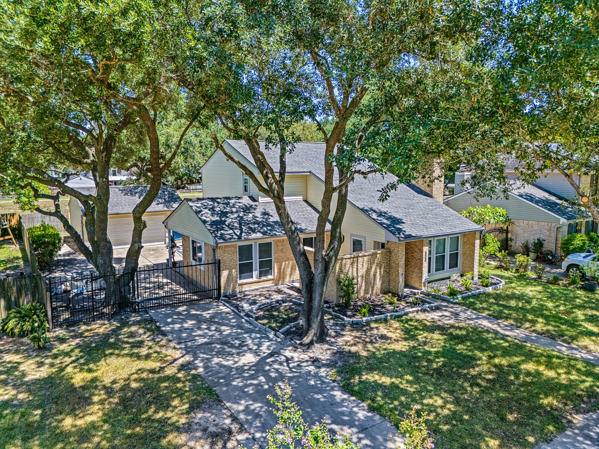 8306 Pine Falls Drive Property Photo 40