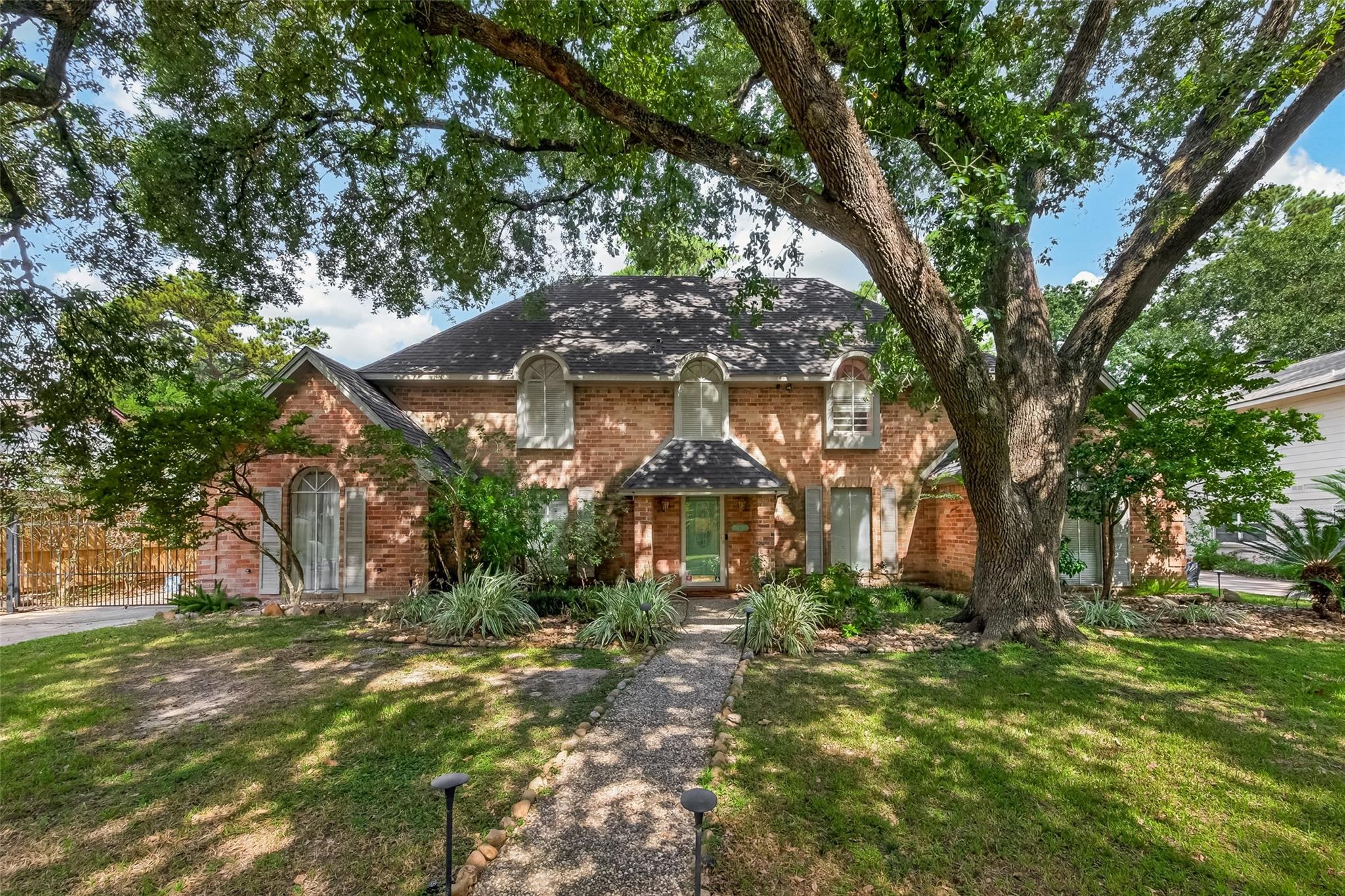 5814 Lodge Creek Drive, Houston Tx 77066 Property Photo 1