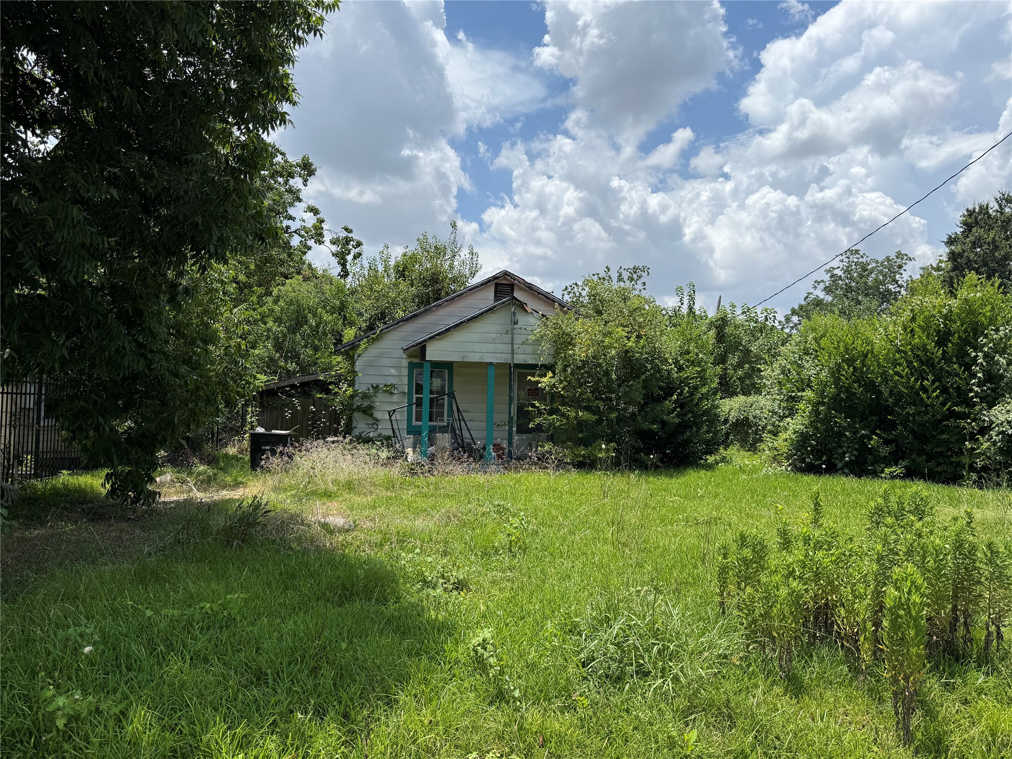 2506 King Street Property Photo 1