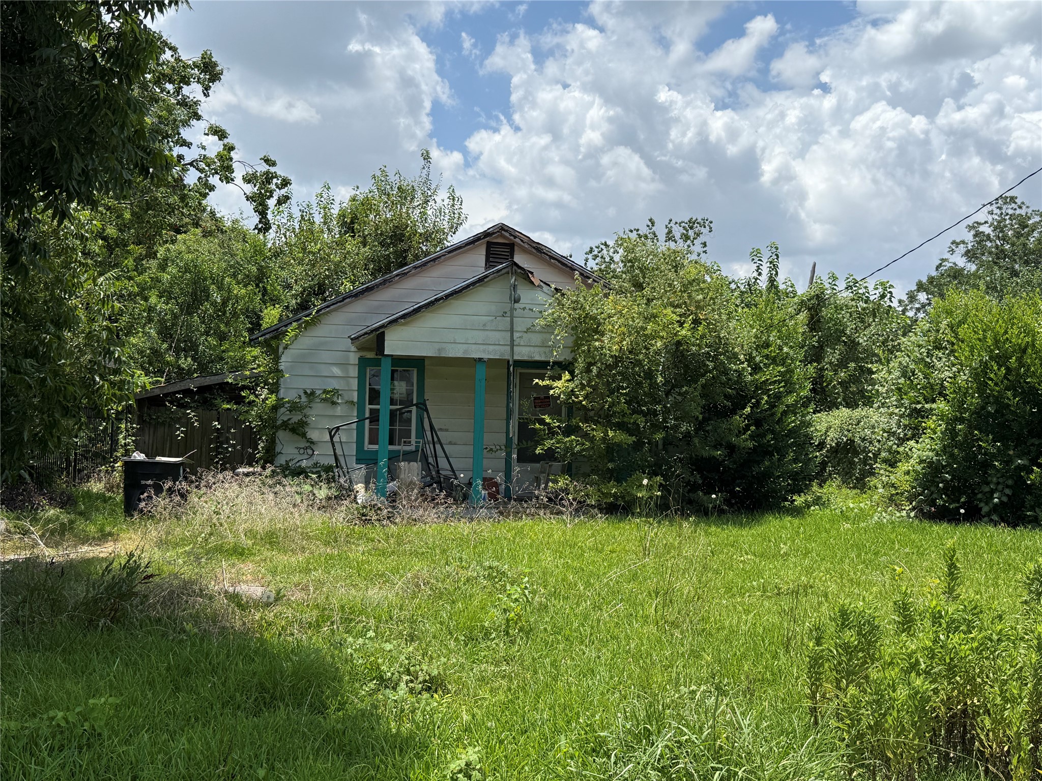 2506 King Street Property Photo 2