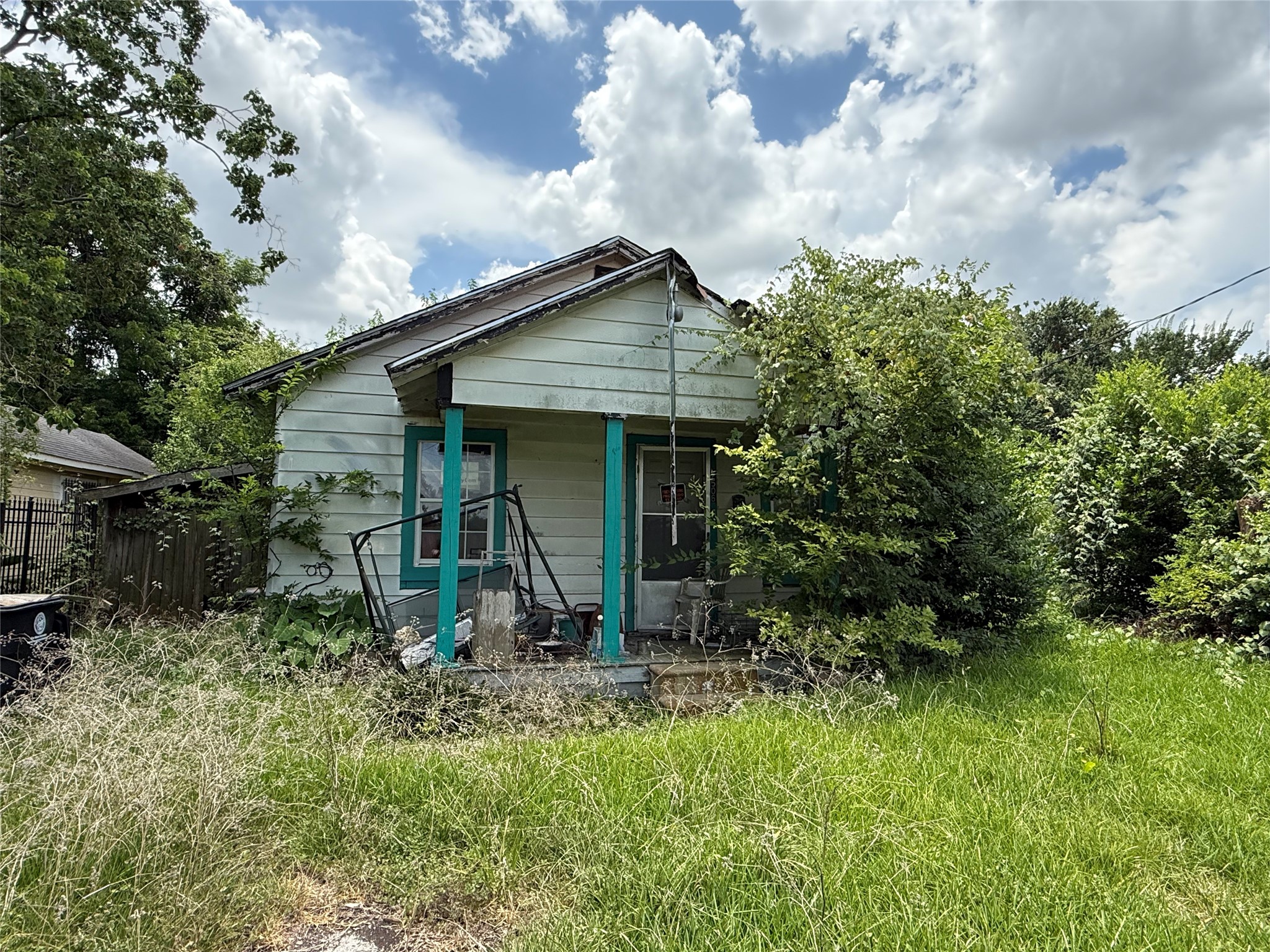 2506 King Street Property Photo 6
