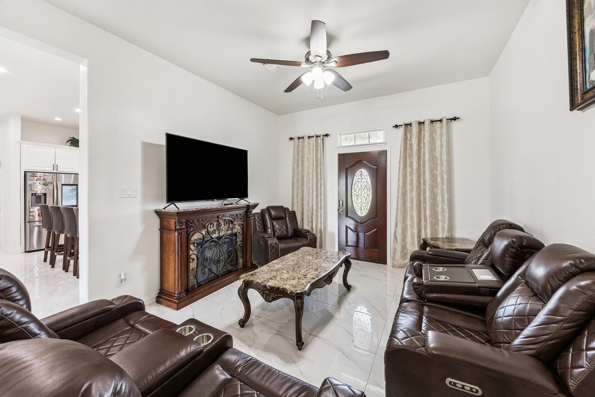 2787 Maler Road Property Photo 2