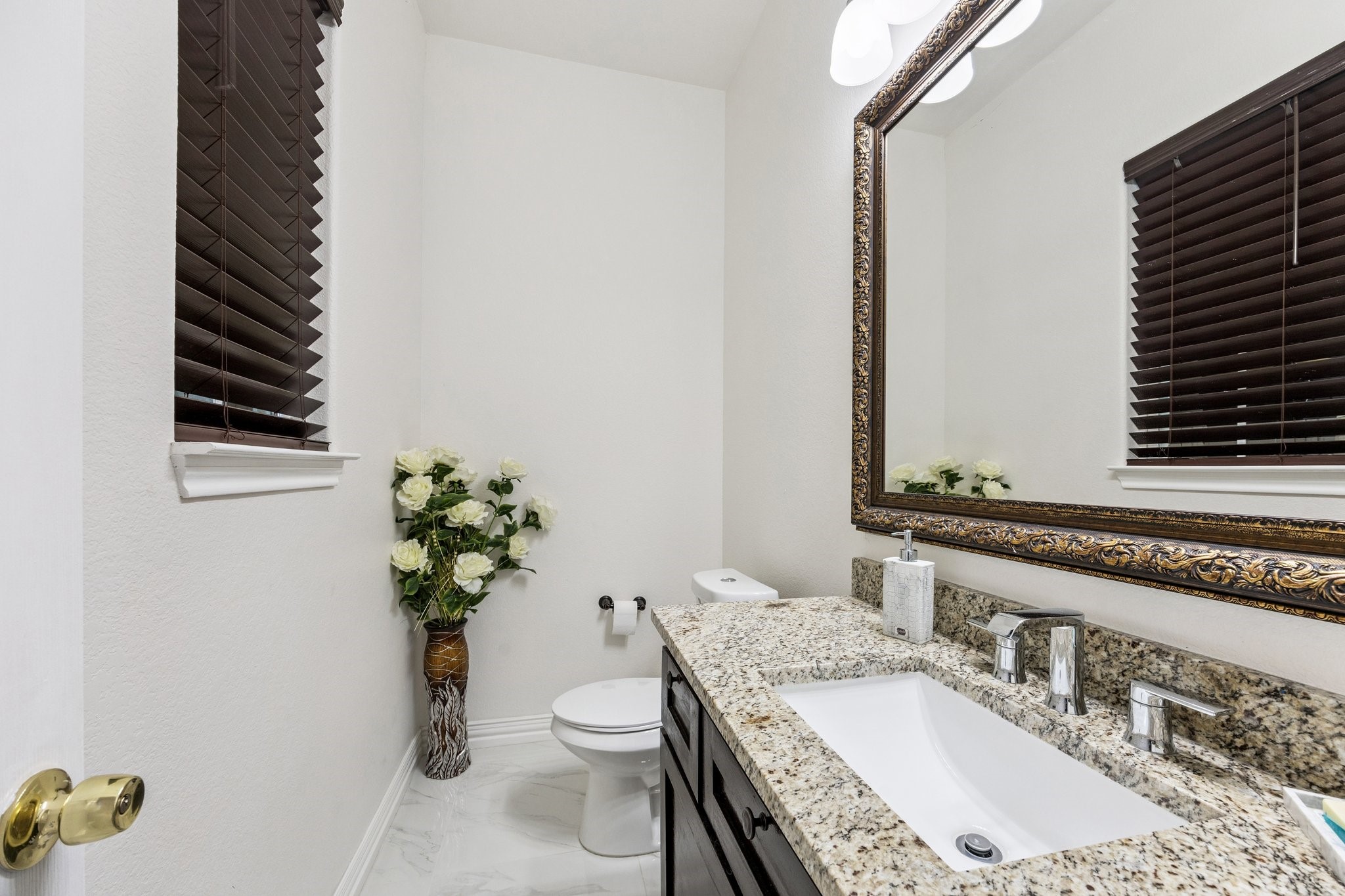 2787 Maler Road Property Photo 10