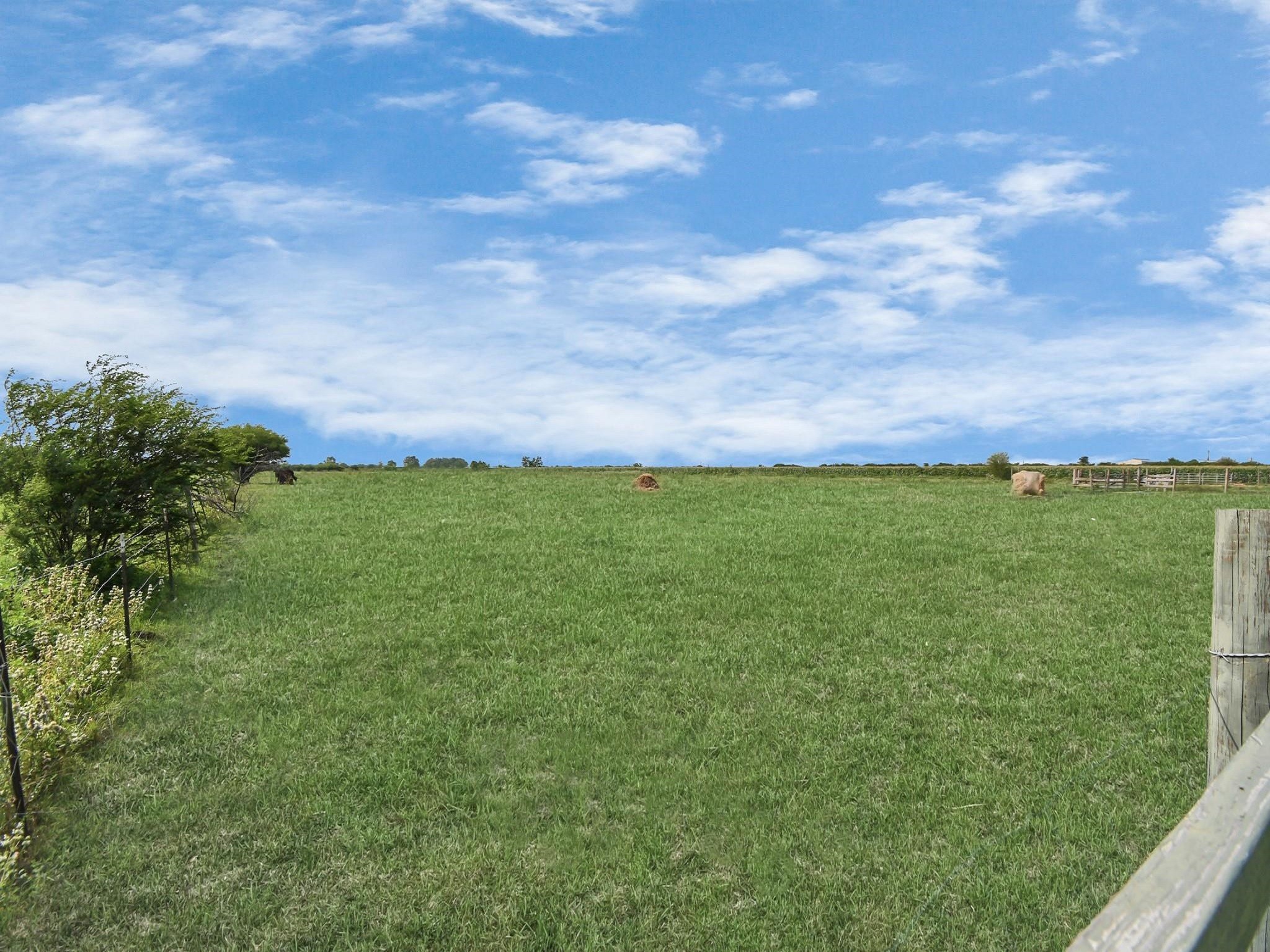 2787 Maler Road Property Photo 17