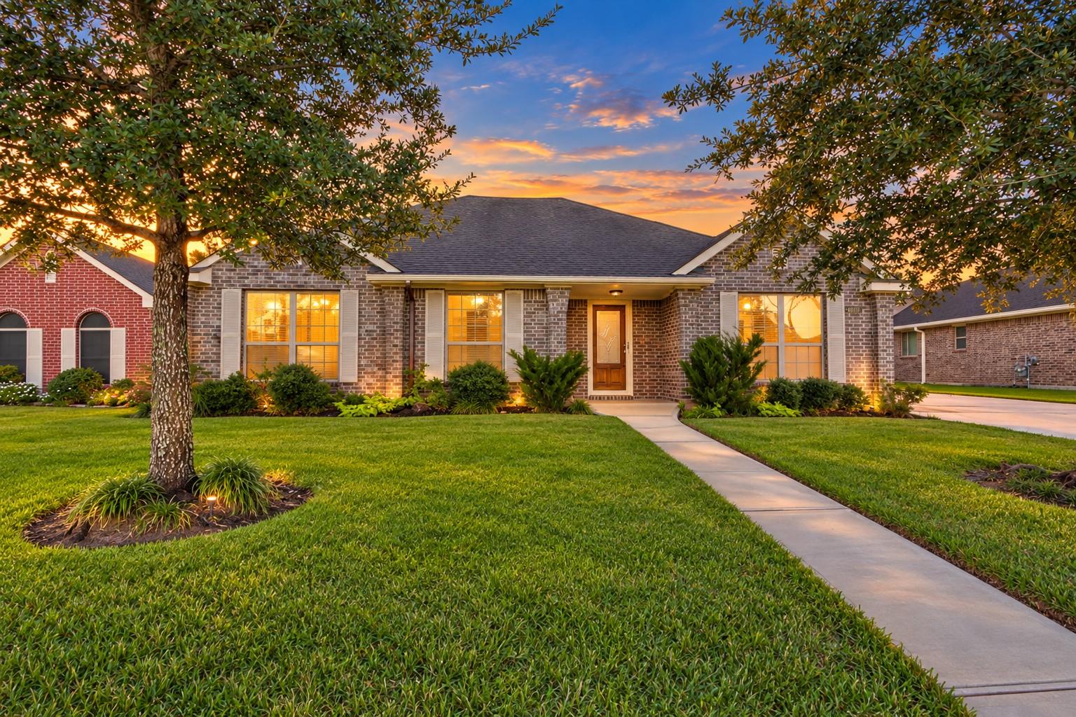 6611 Marble Falls Lane, Manvel TX 77578 Property Photo 1