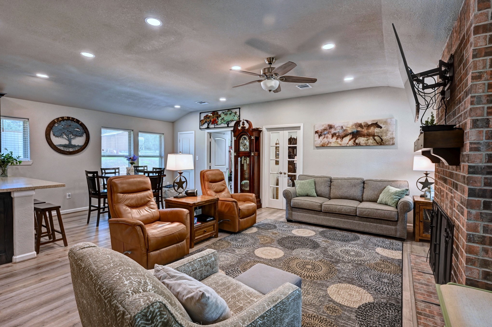 15508 Highway 105 E Property Photo 13