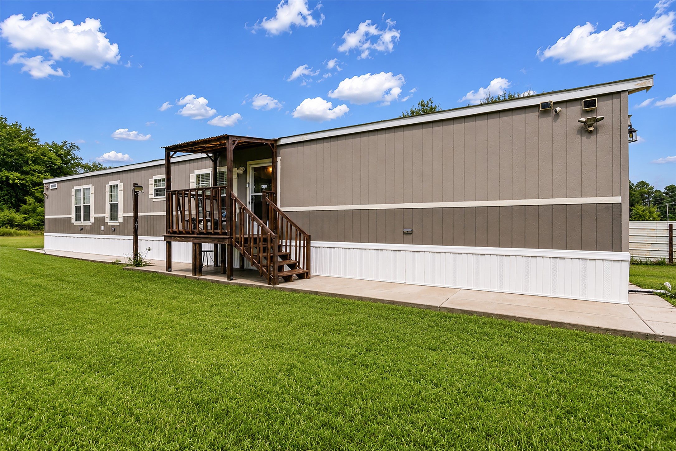 2056 Road 5210 Property Photo 1
