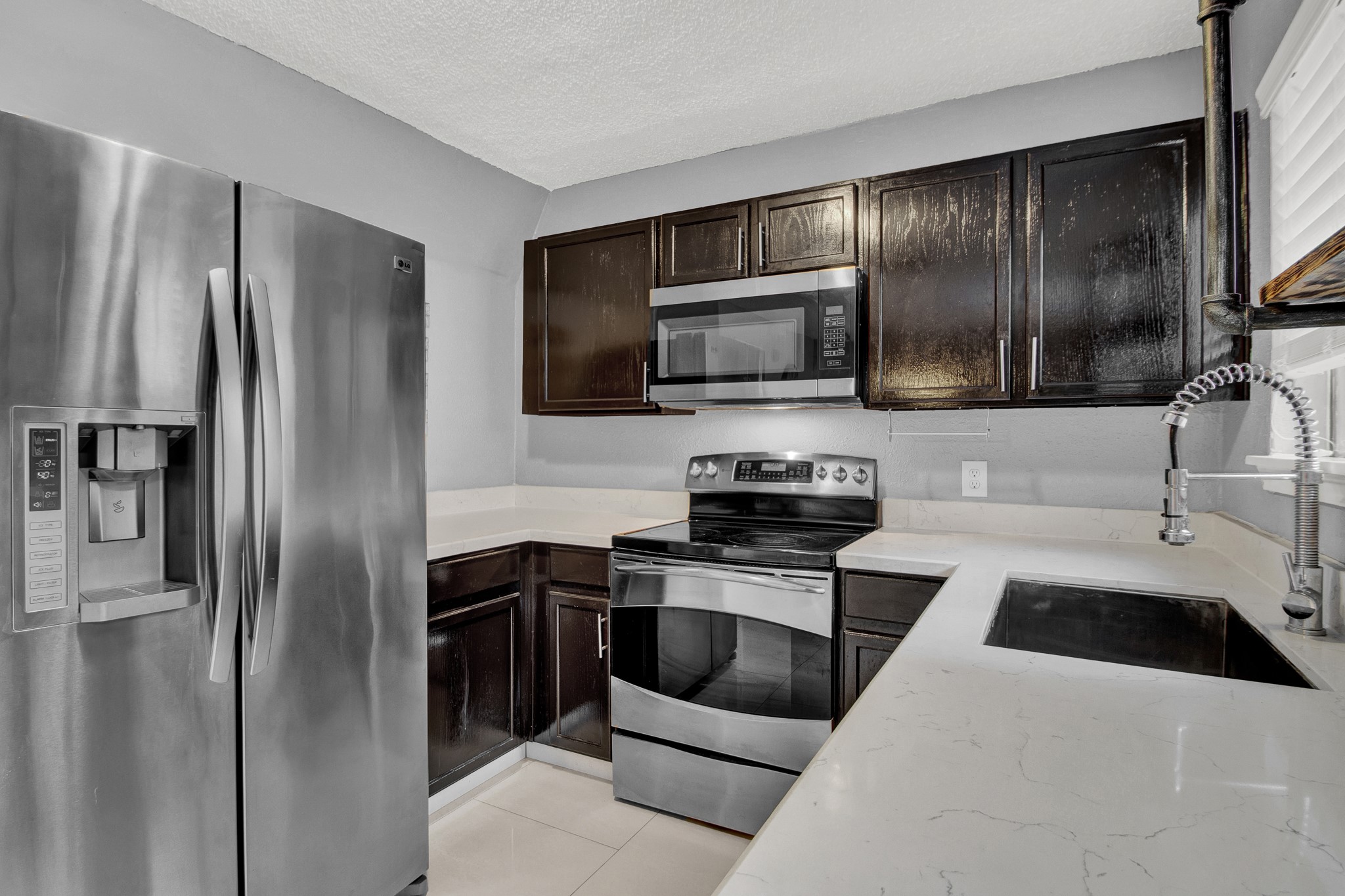 3813 Landmark Drive Property Photo 3