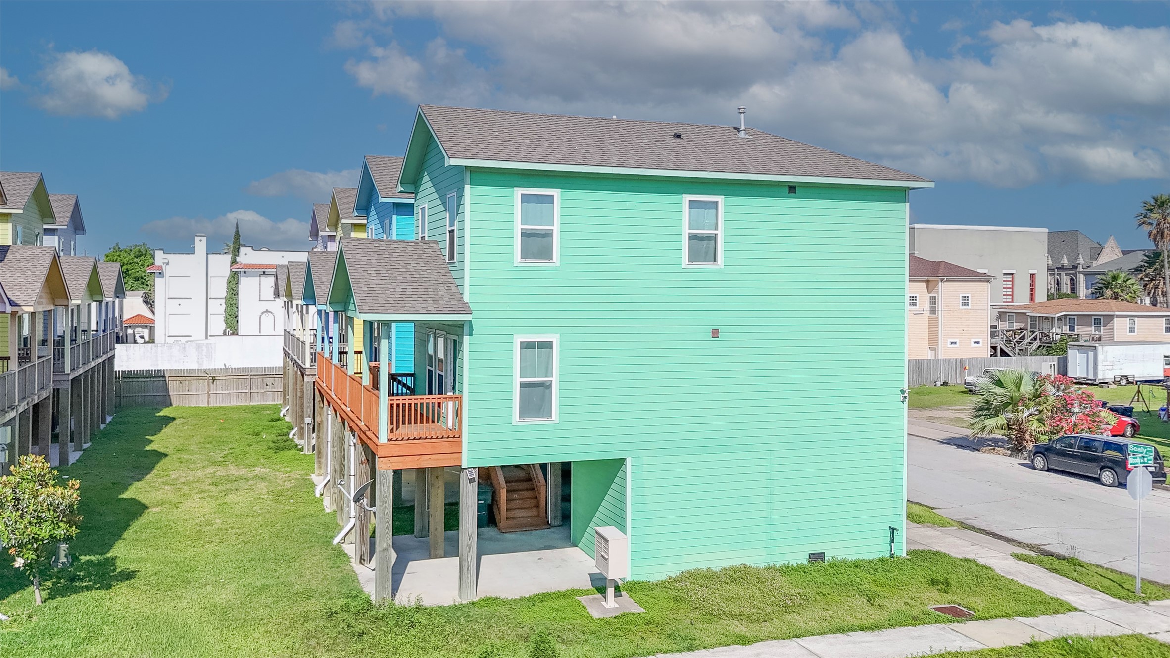 2101 Sealy Street Property Photo 5