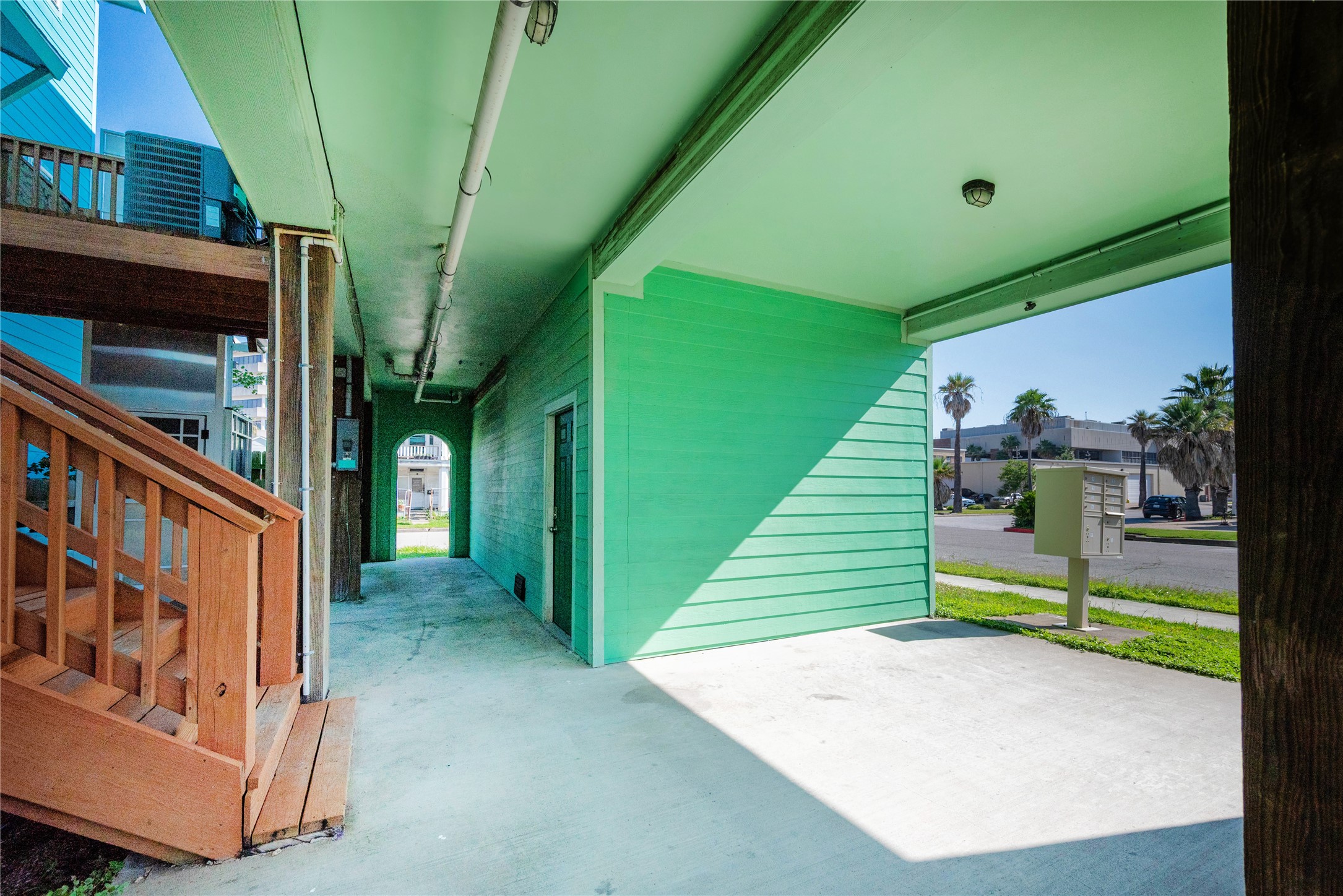 2101 Sealy Street Property Photo 9