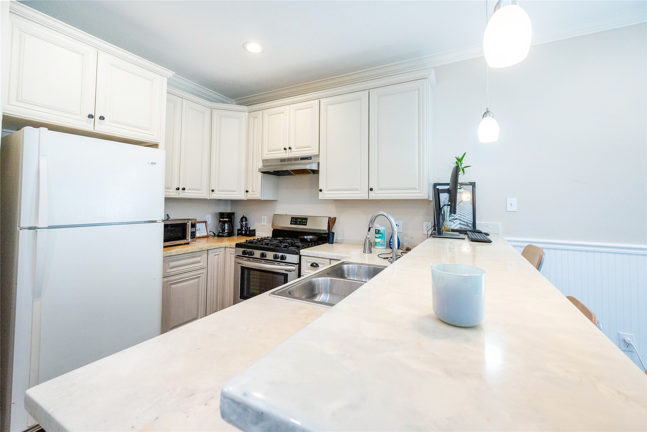 2101 Sealy Street Property Photo 17