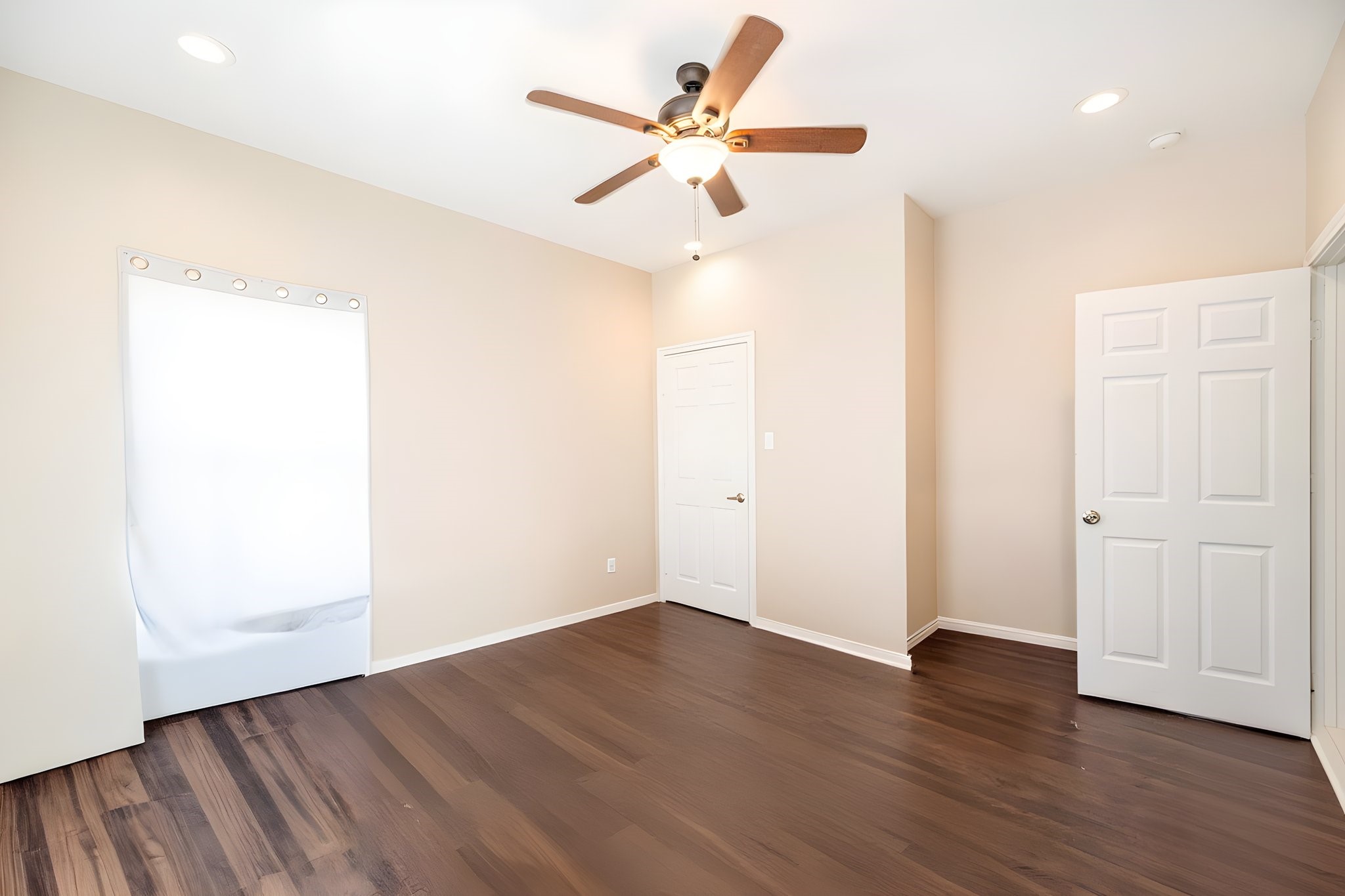 2101 Sealy Street Property Photo 20
