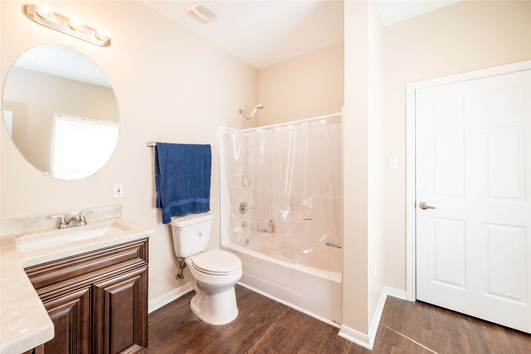 2101 Sealy Street Property Photo 25