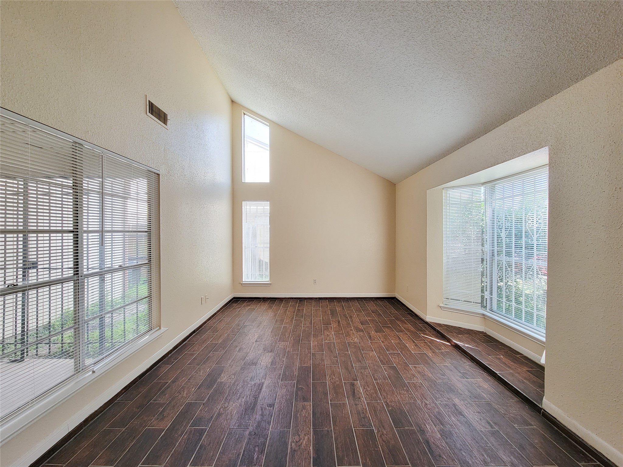 1210 New Tree Lane Property Photo 15