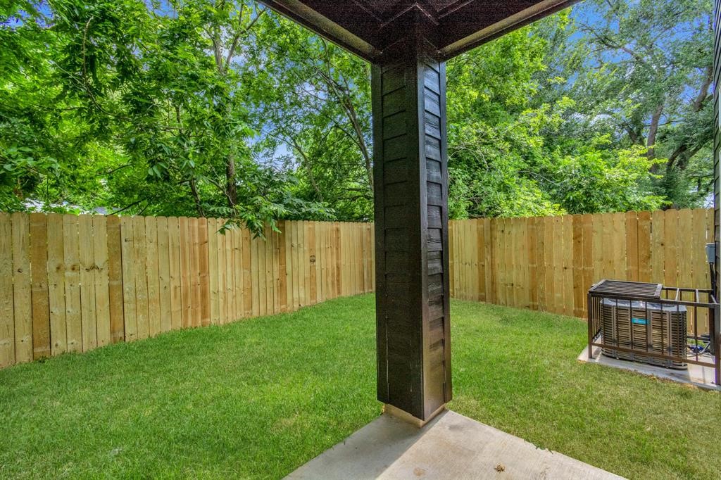 4622 Clover Street Property Photo 2