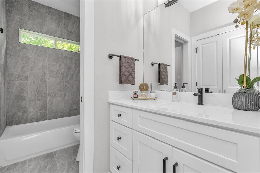 4622 Clover Street Property Photo 10