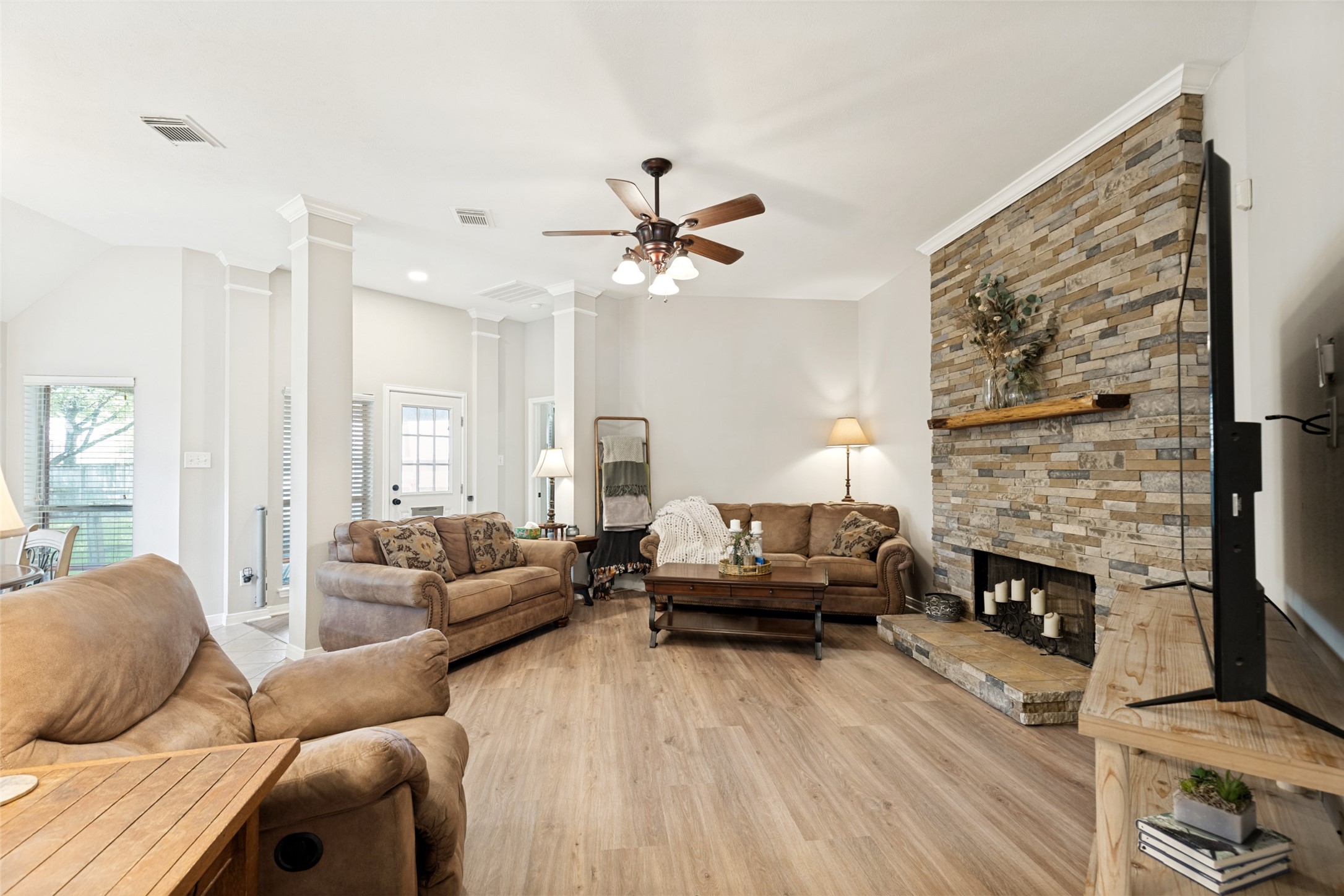 12702 Wolf Creek Court Property Photo 8