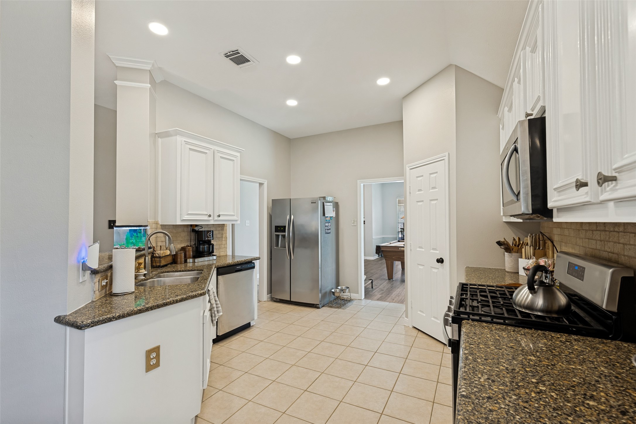 12702 Wolf Creek Court Property Photo 11