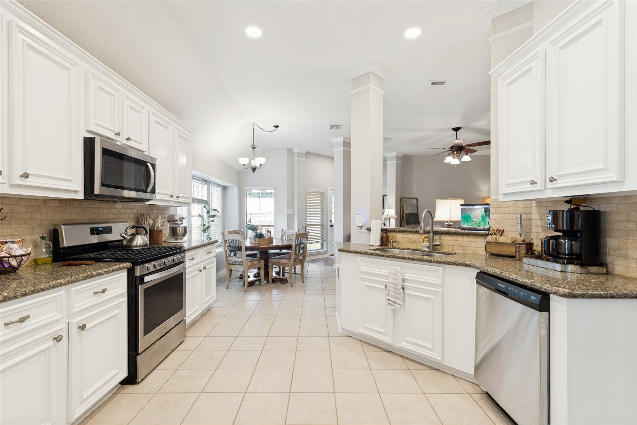 12702 Wolf Creek Court Property Photo 12