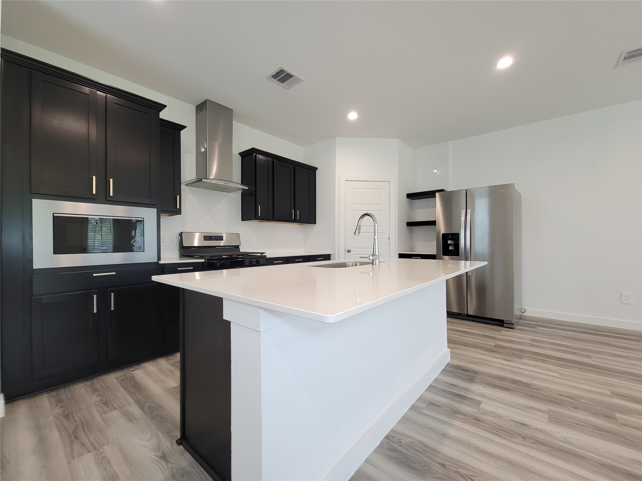 3225 Creston Gate Drive Property Photo 1