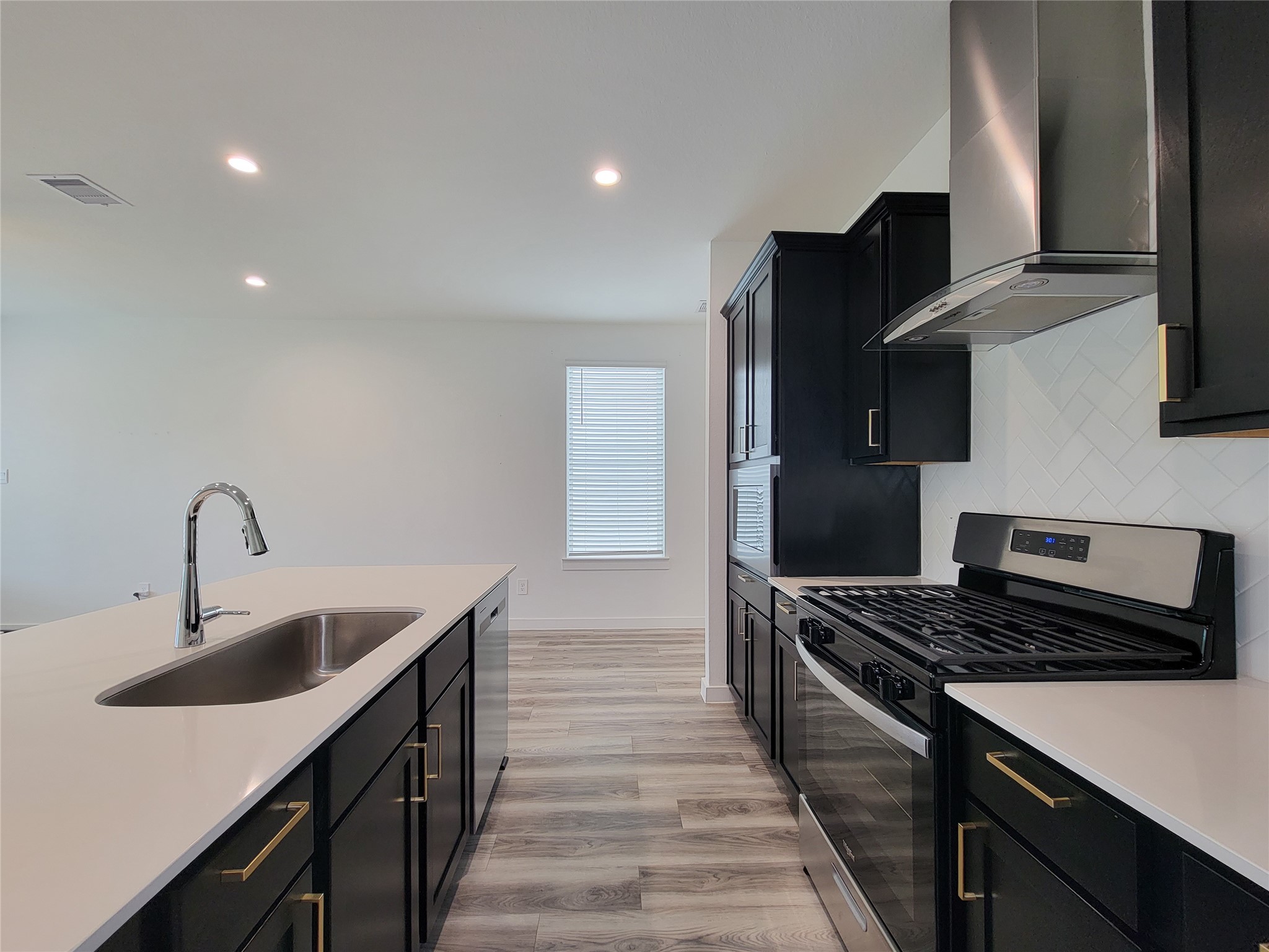 3225 Creston Gate Drive Property Photo 4