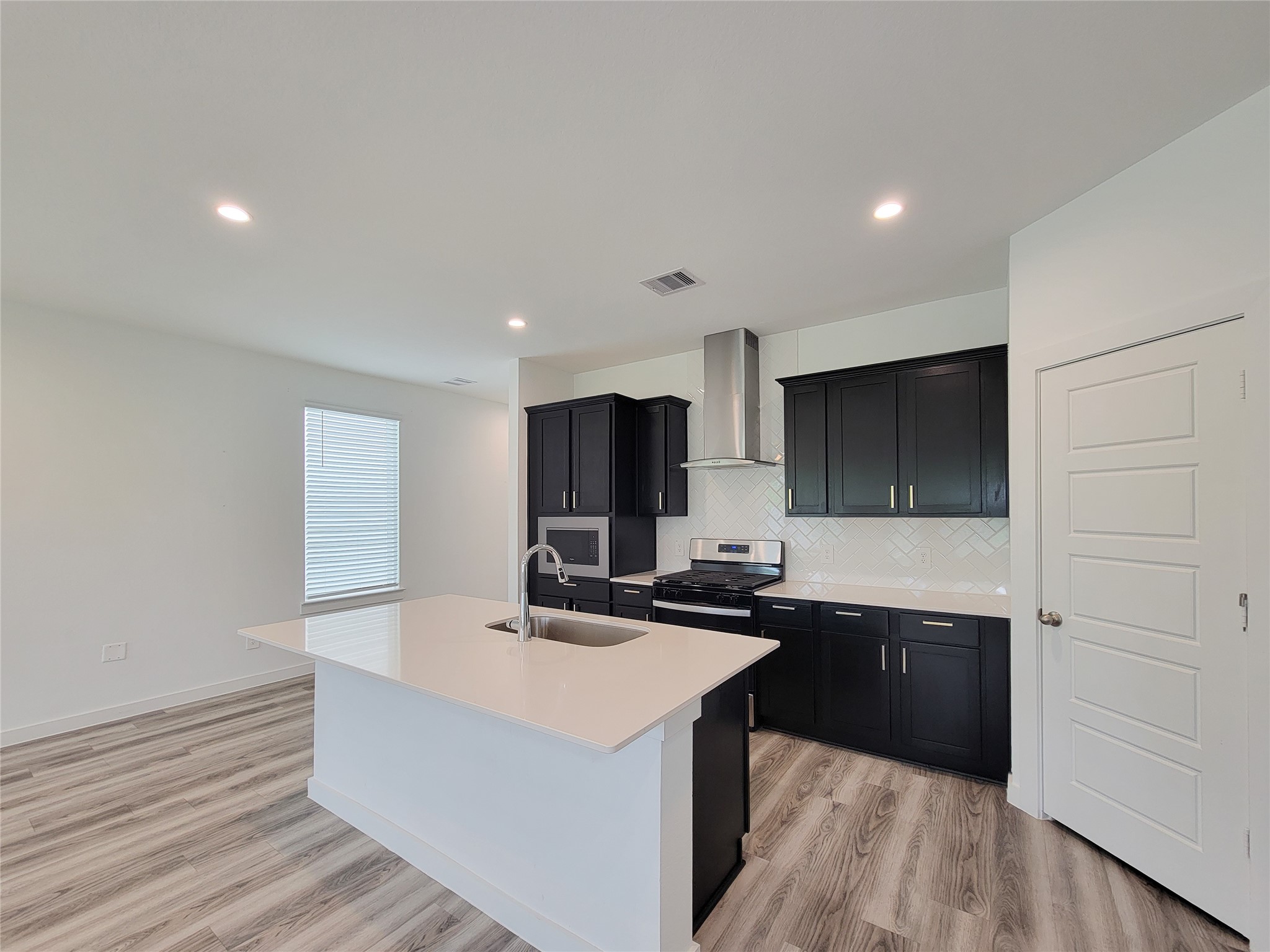 3225 Creston Gate Drive Property Photo 6